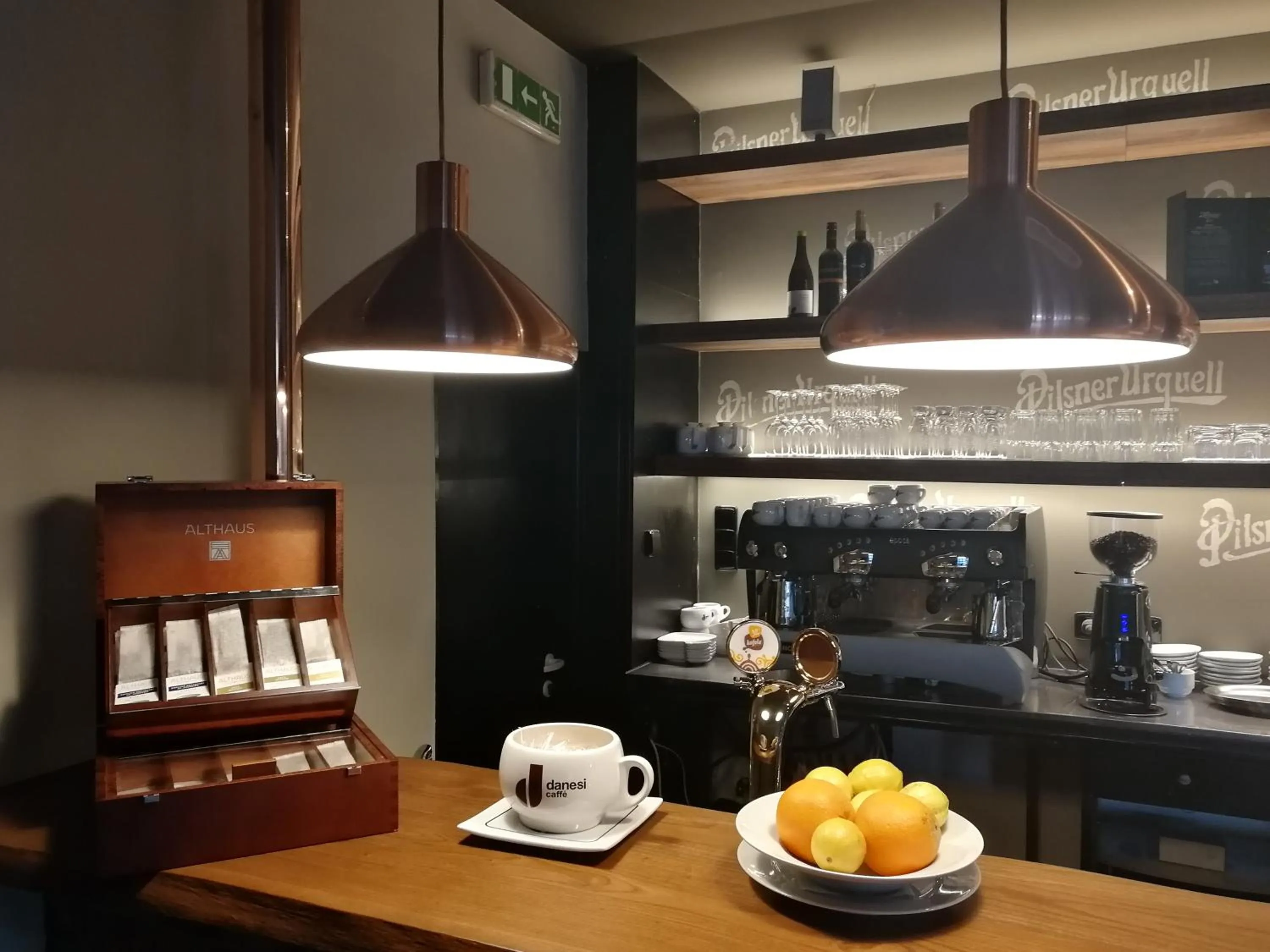 Restaurant/places to eat in Hotel Tulipan Pruhonice