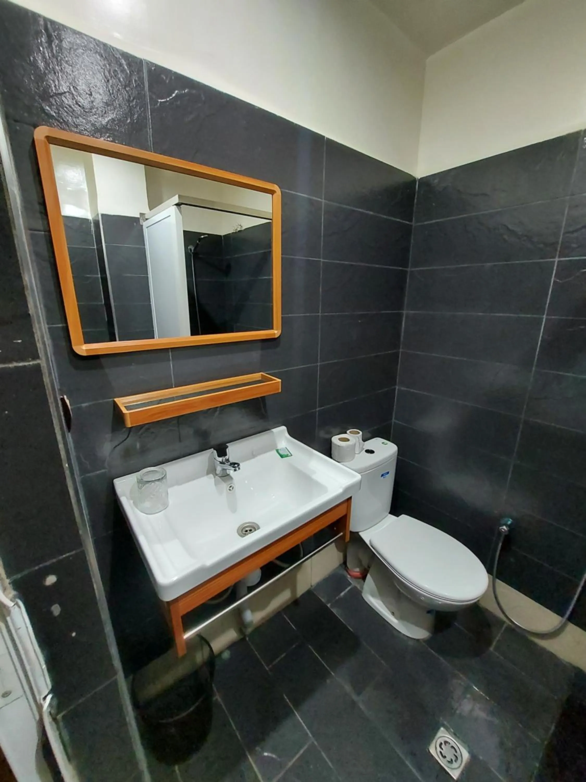 Shower in Amor Hotel