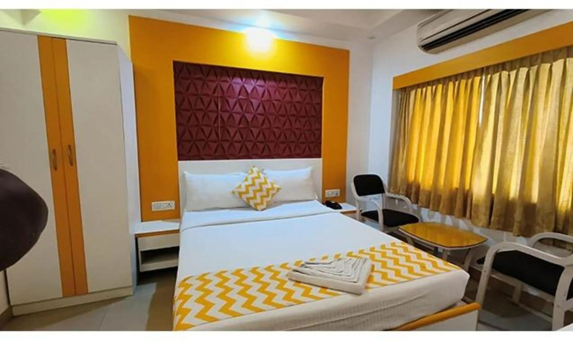 Bed in Via Stalin Pleasant Park - Triplicane