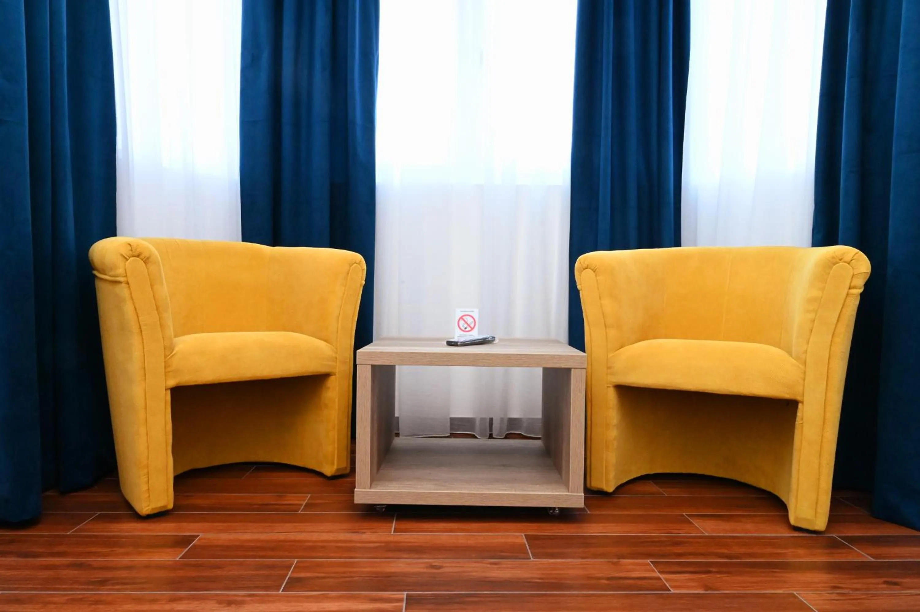 Seating area in Dona, Altina