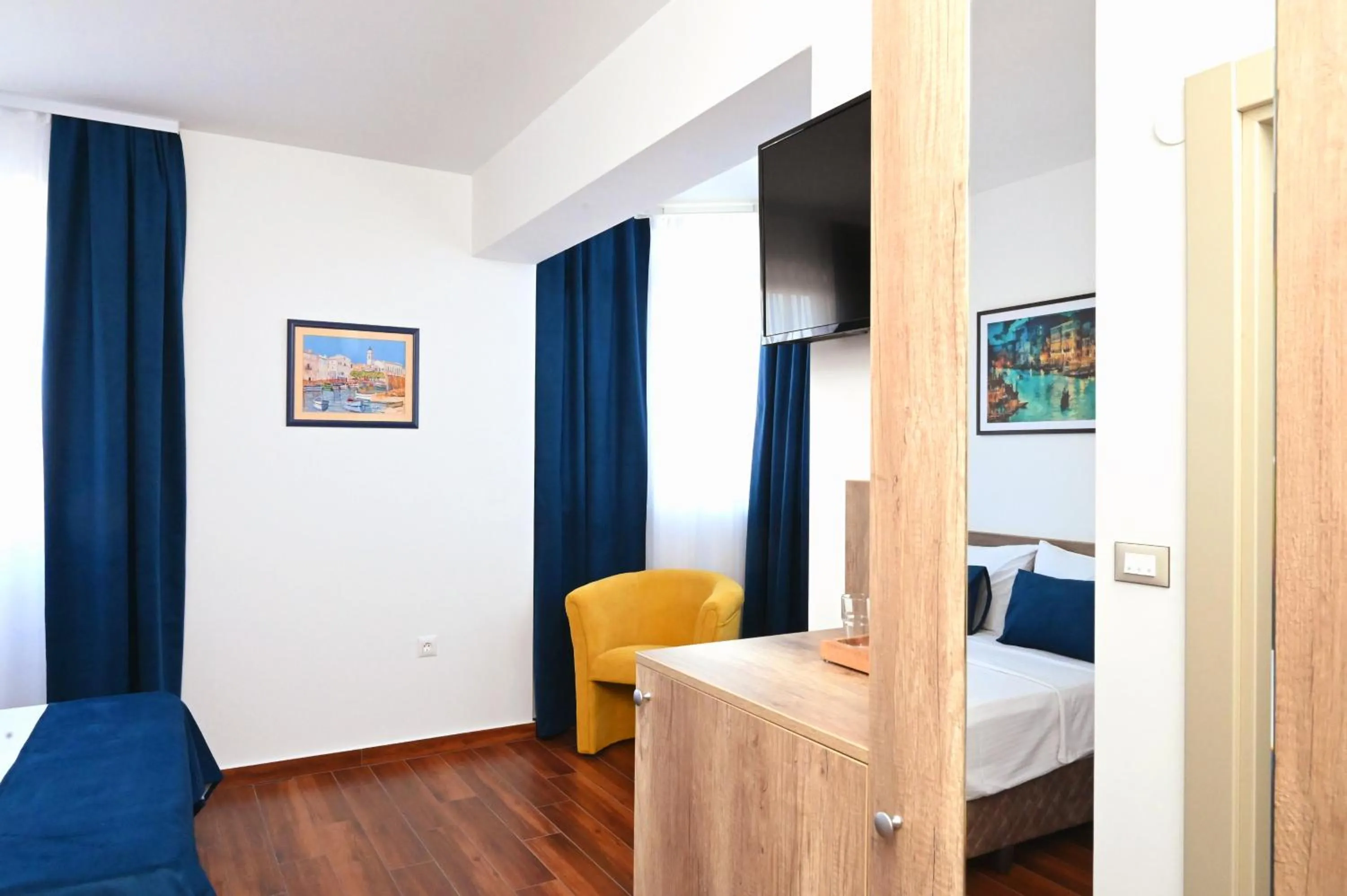 TV and multimedia, Bed in Dona, Altina