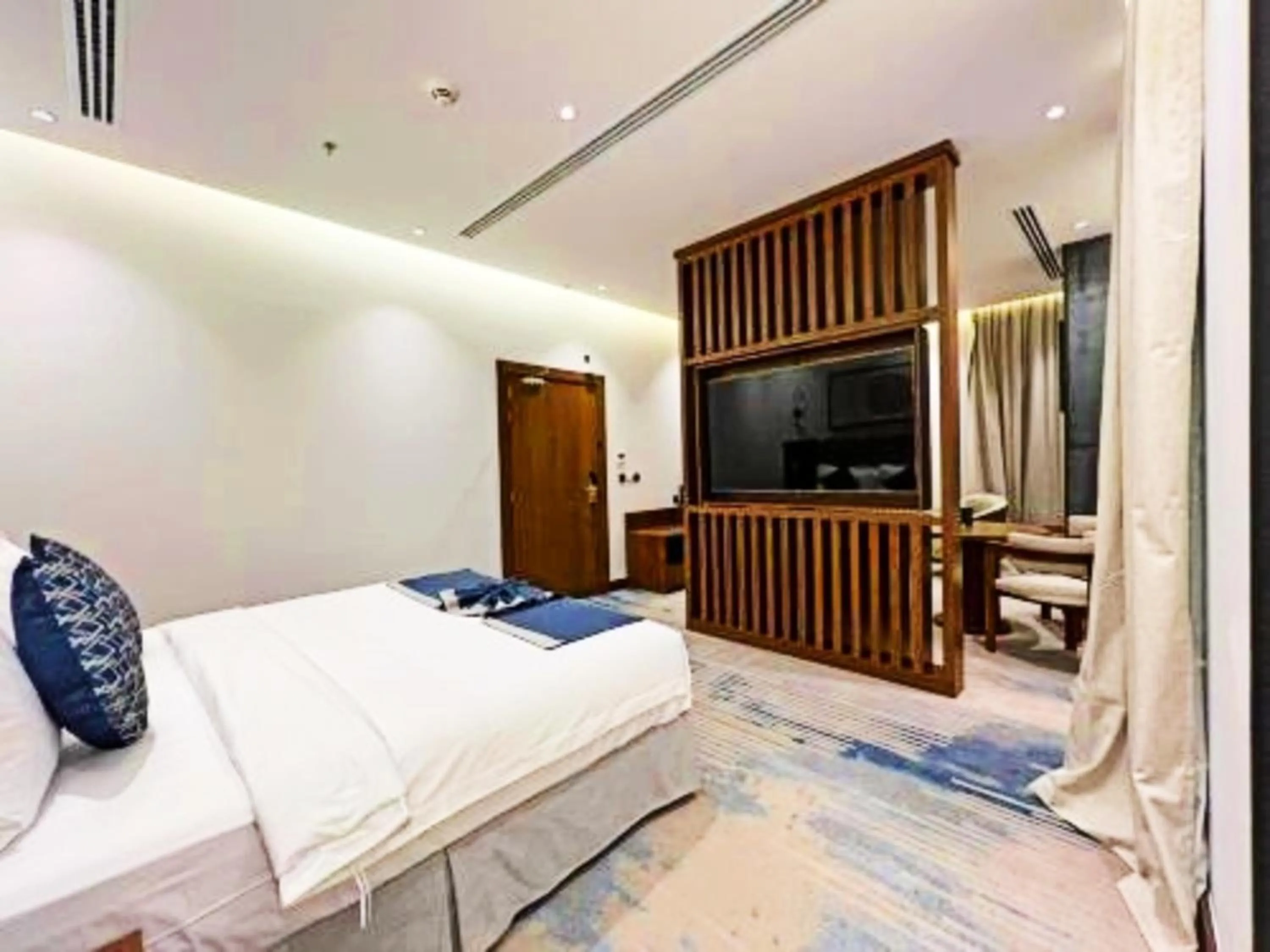 Photo of the whole room, Bed in Sunday Luxury Central formerly Anan hotel