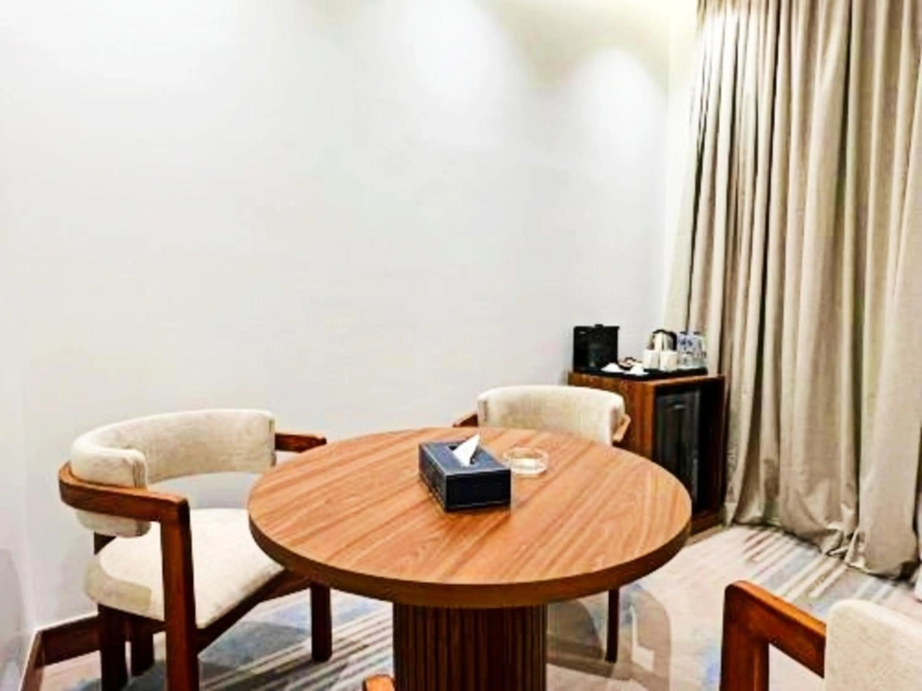 Photo of the whole room in Sunday Luxury Central formerly Anan hotel