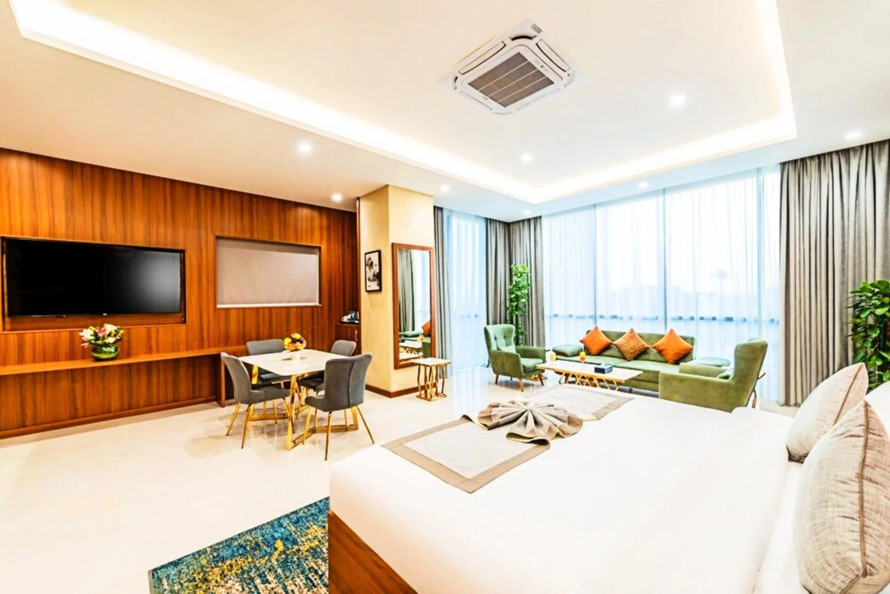 Photo of the whole room, Bed in Sunday Luxury Central formerly Anan hotel