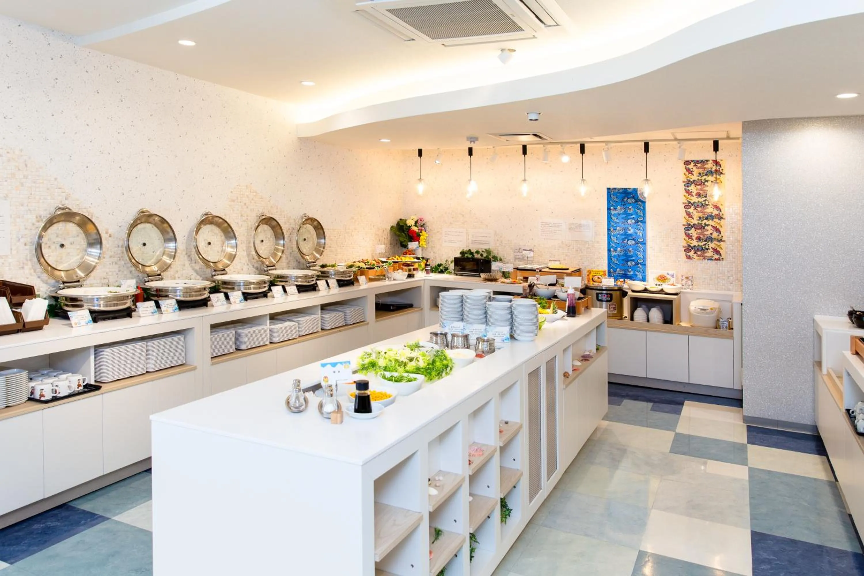 Restaurant/places to eat in Rembrandt Style Naha