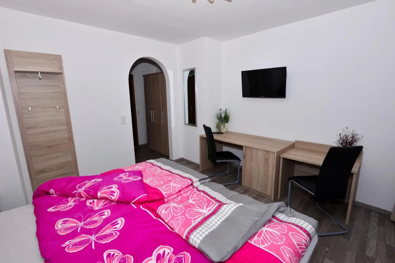 Photo of the whole room, Bed in Das Arni´s