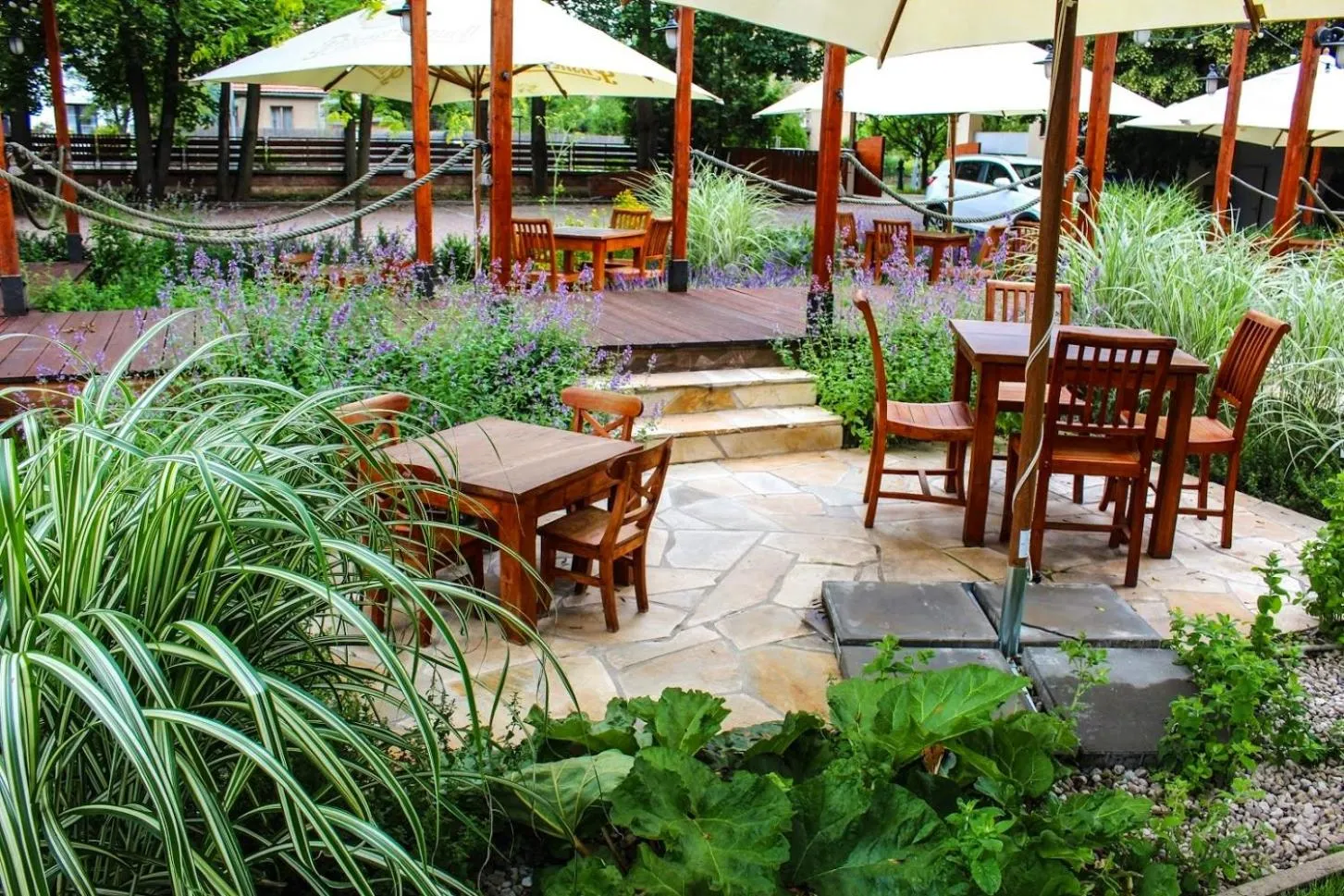 Restaurant/places to eat in Villa St. Tropez