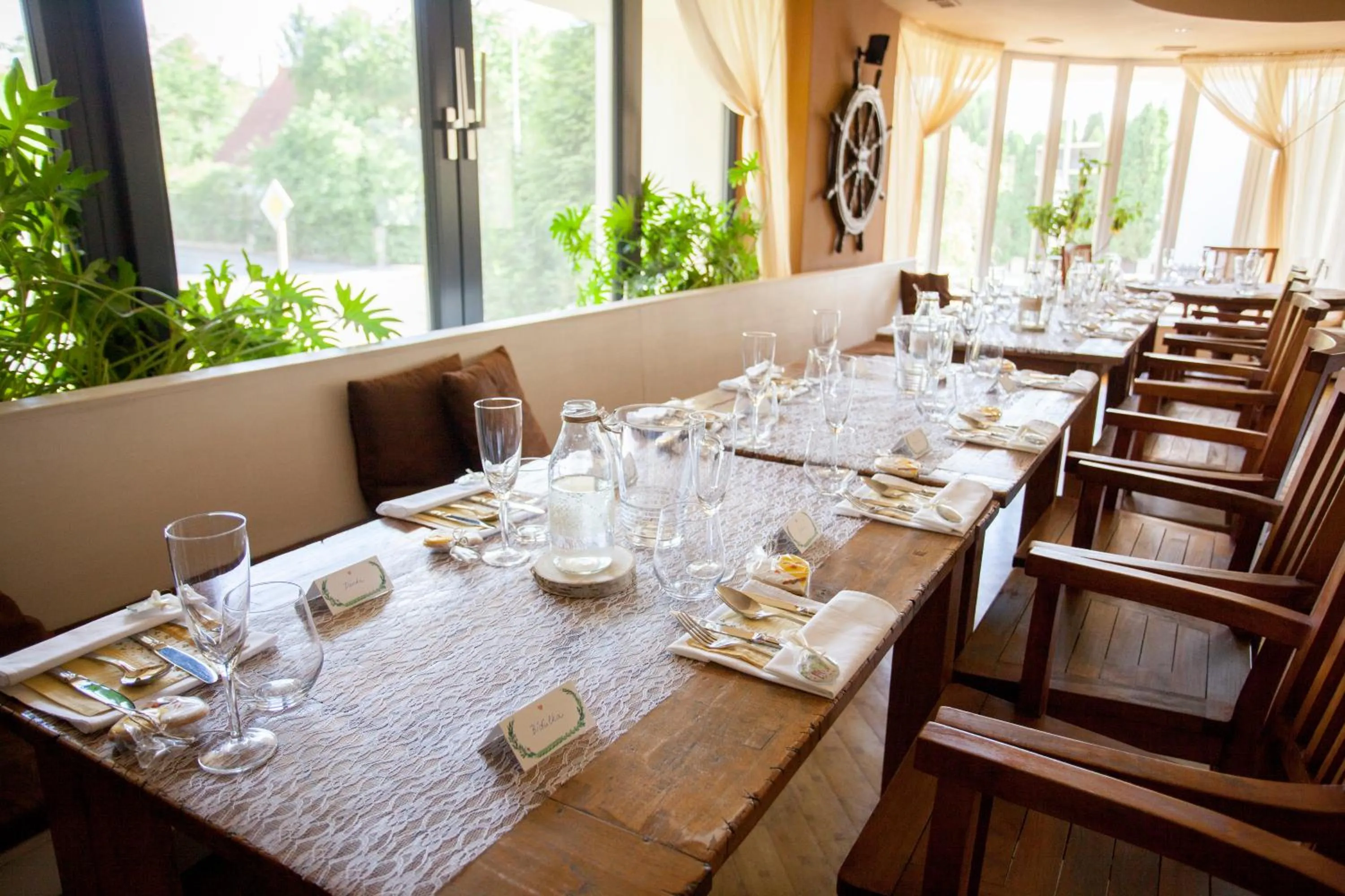 Restaurant/places to eat in Villa St. Tropez