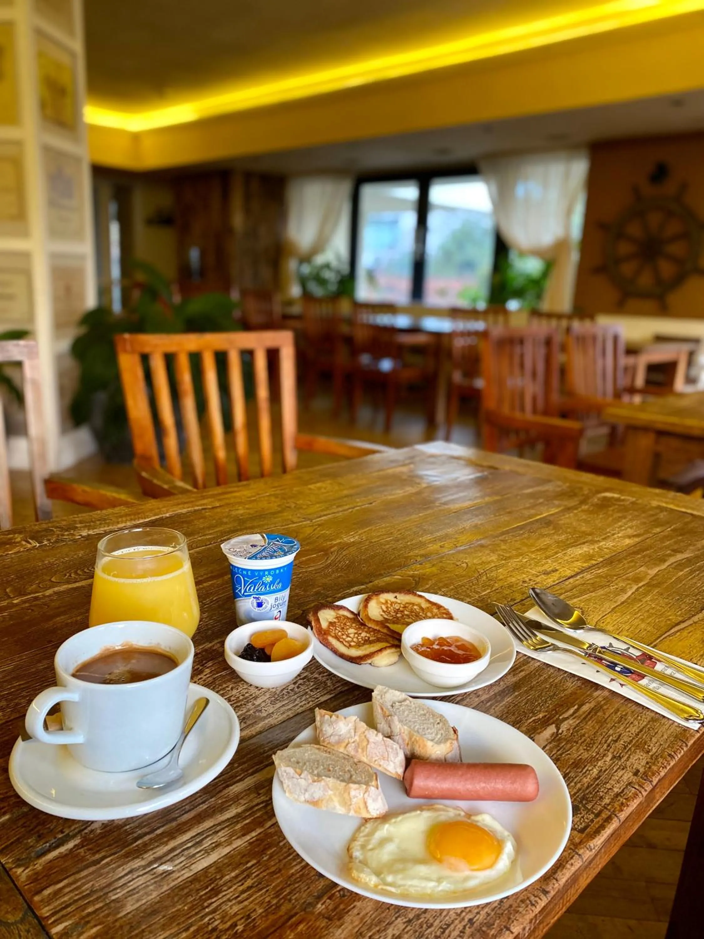 Breakfast in Villa St. Tropez