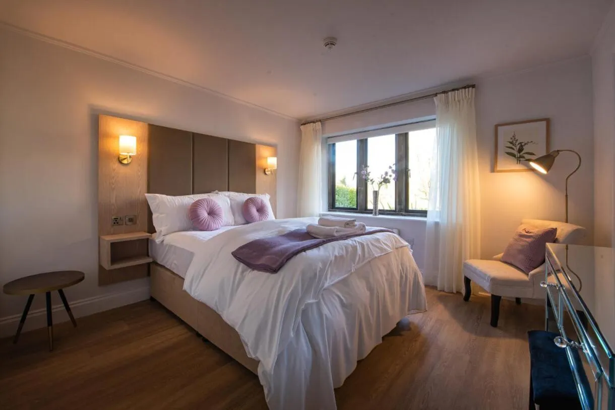 Bed in The Pear Tree