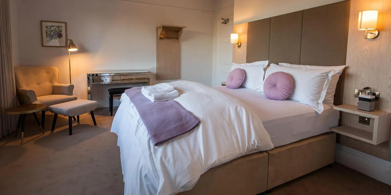 Bedroom, Bed in The Pear Tree