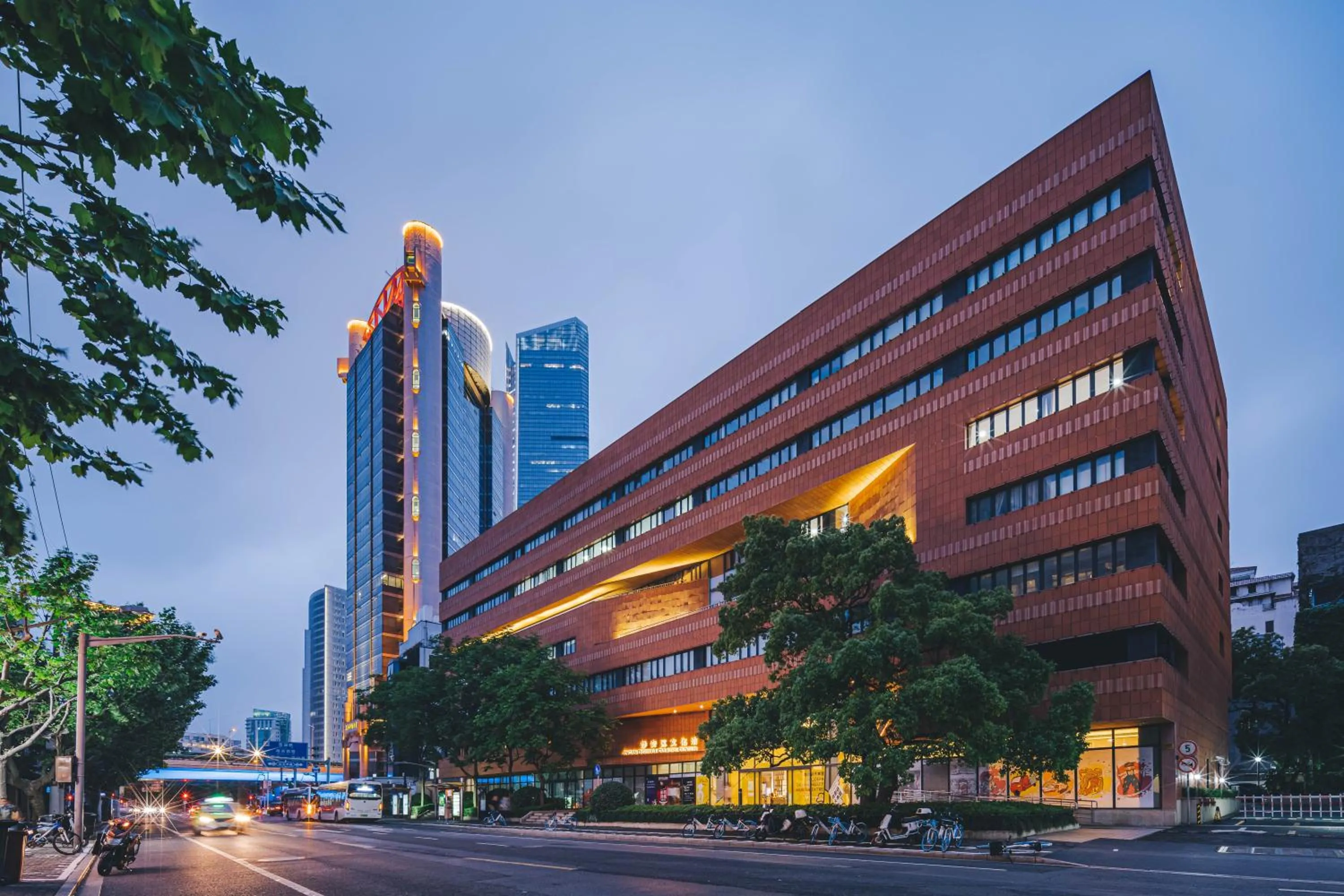 Street view in Atour X Shanghai Jing'an Temple