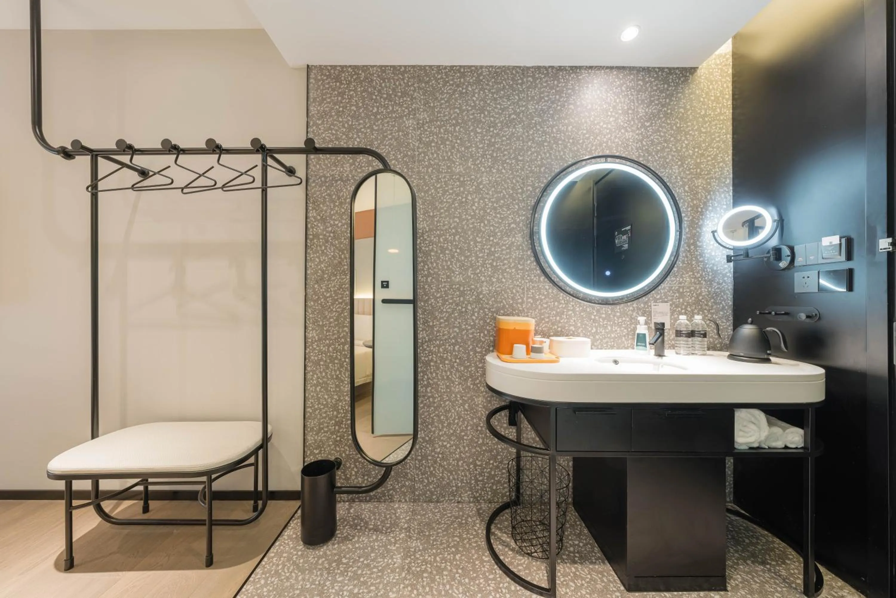 Property building in Atour X Shanghai Jing'an Temple