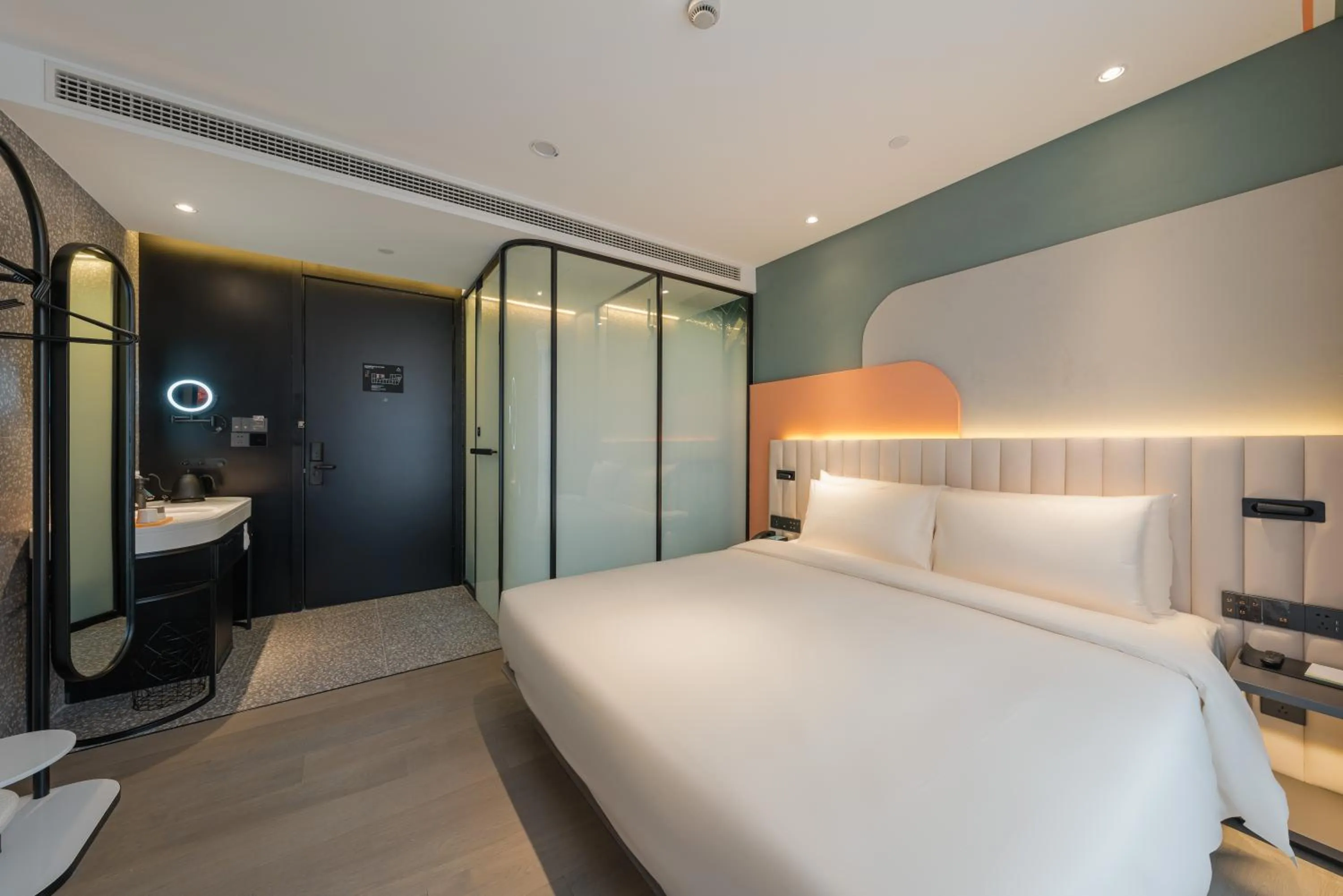 Bed in Atour X Shanghai Jing'an Temple