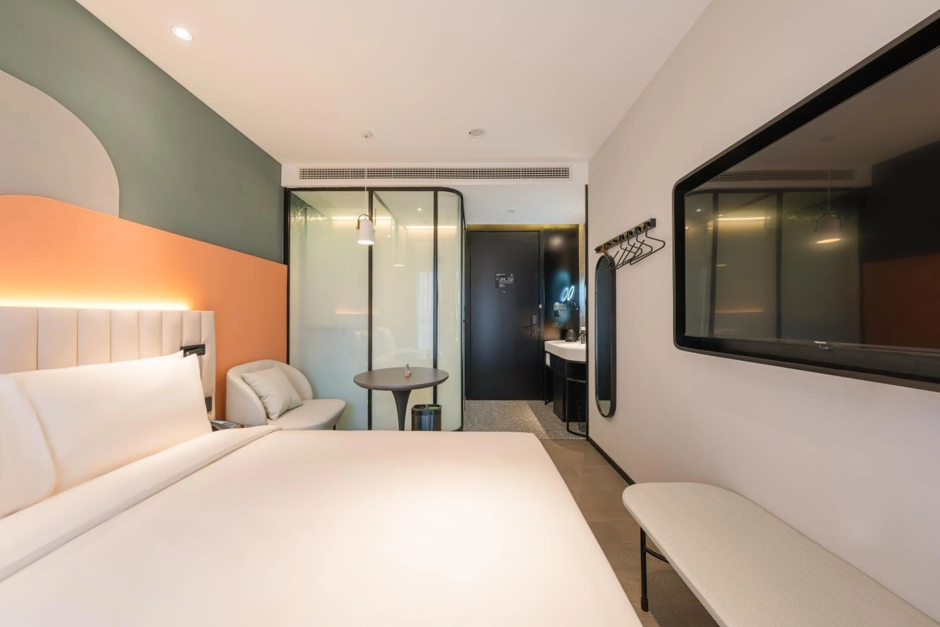 Living room, Bed in Atour X Shanghai Jing'an Temple