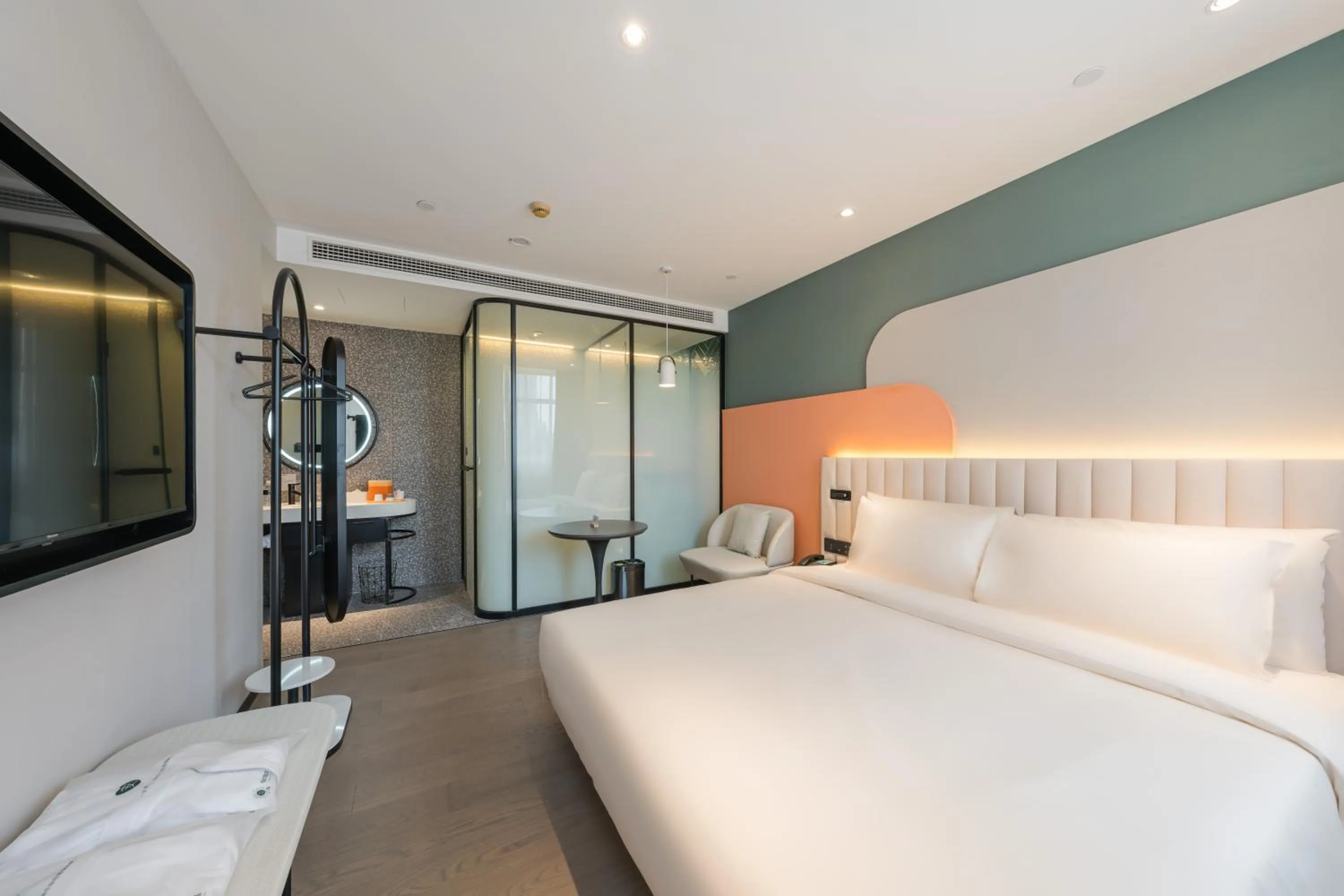 Bed in Atour X Shanghai Jing'an Temple