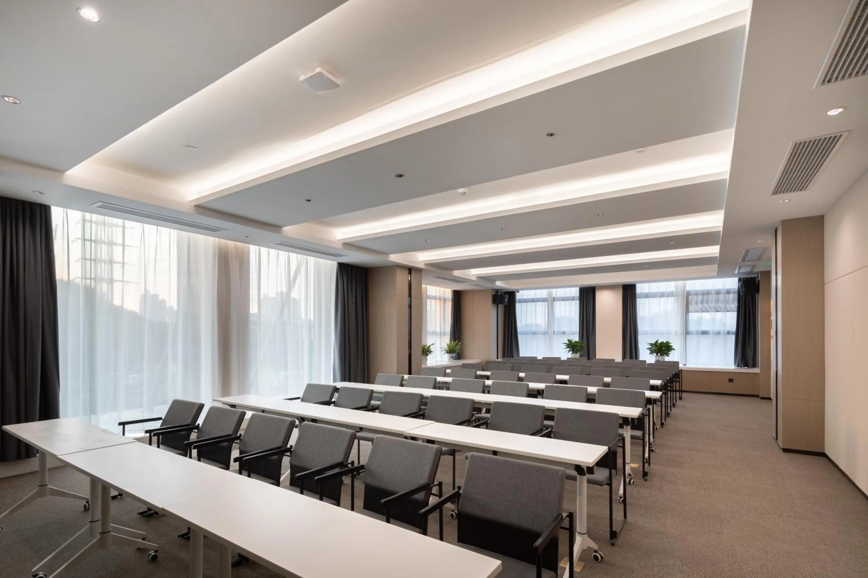 Atour Hotel Wuhan Jinyin Lake