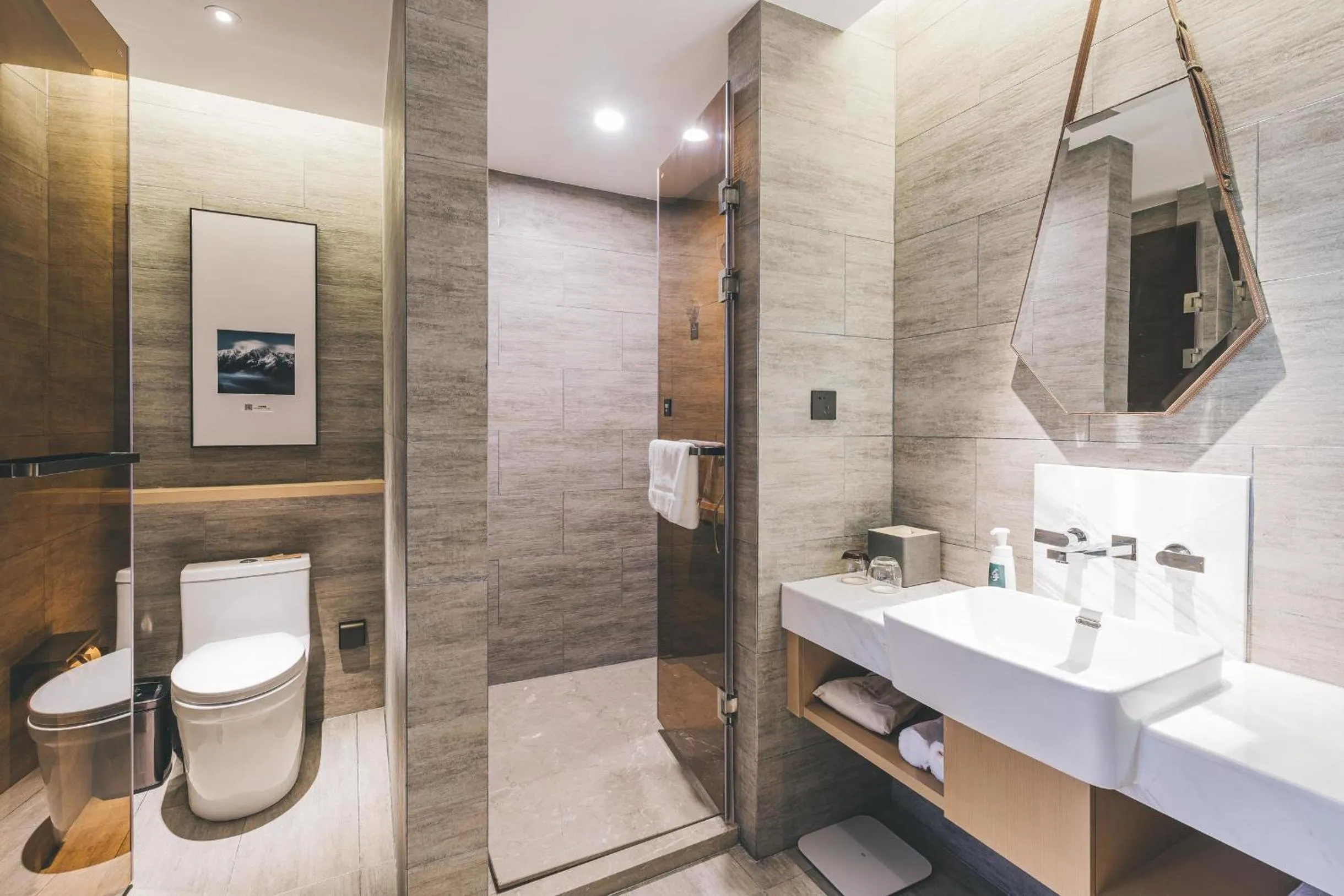 Shower in Atour Hotel Chongqiang Jiangbei Airport