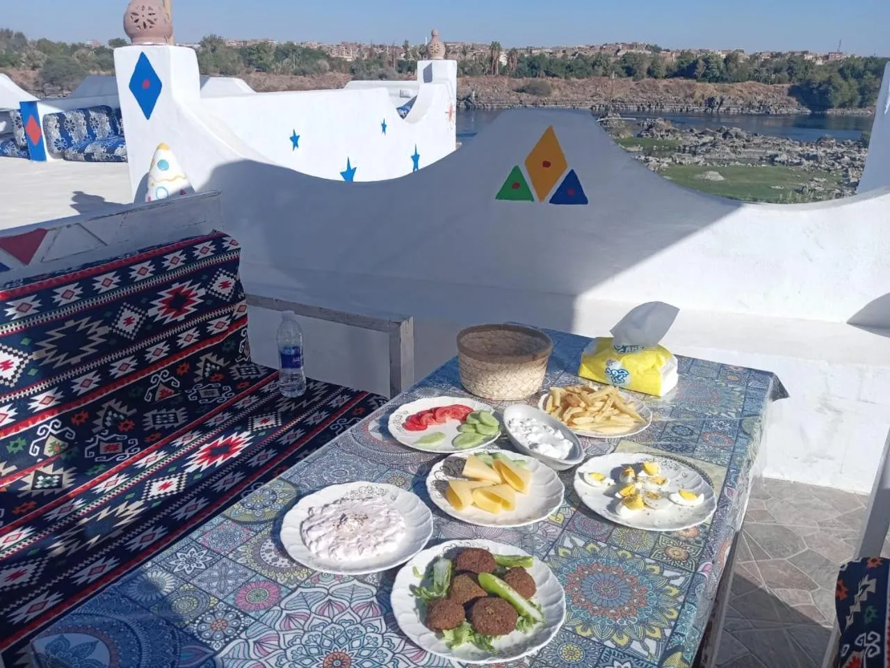 Restaurant/places to eat in Nubian Kulih house