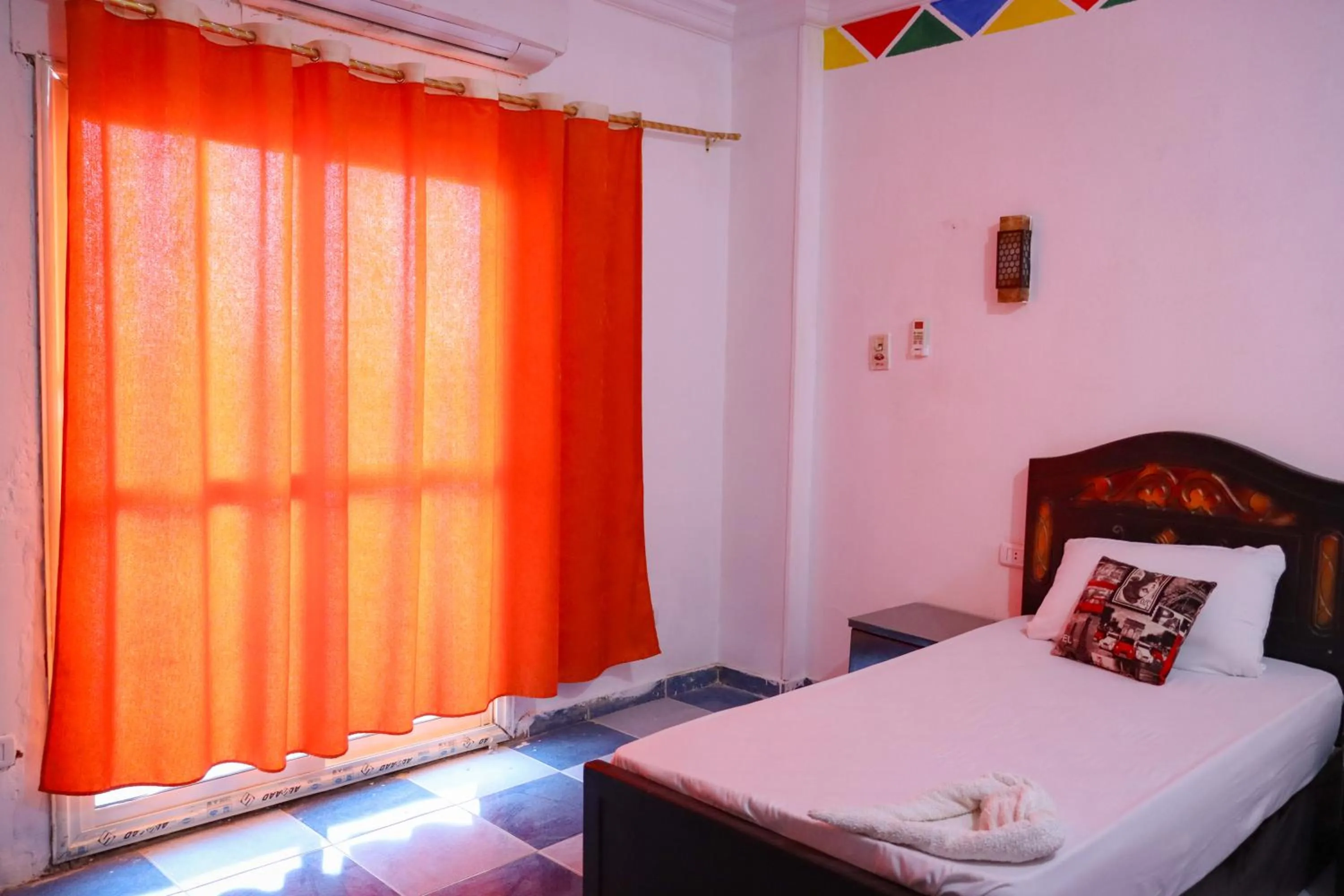 Photo of the whole room, Bed in Nubian Kulih house