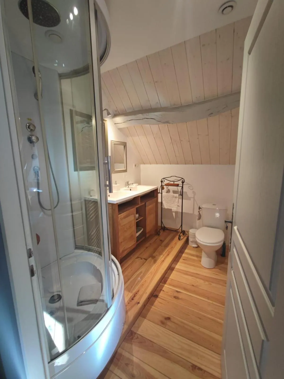 Shower in LE DOMAINE DU SENS