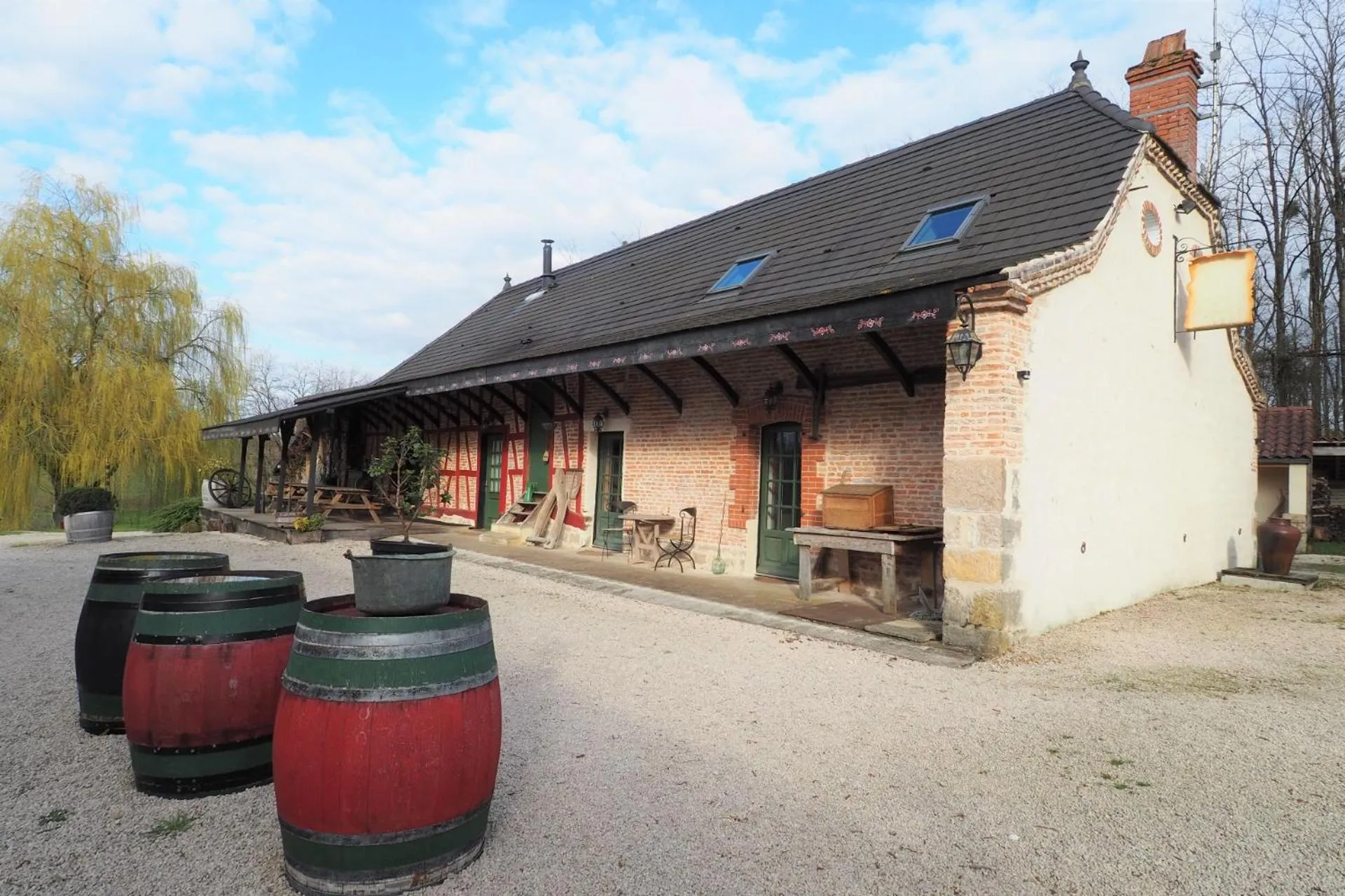 Property building in LE DOMAINE DU SENS