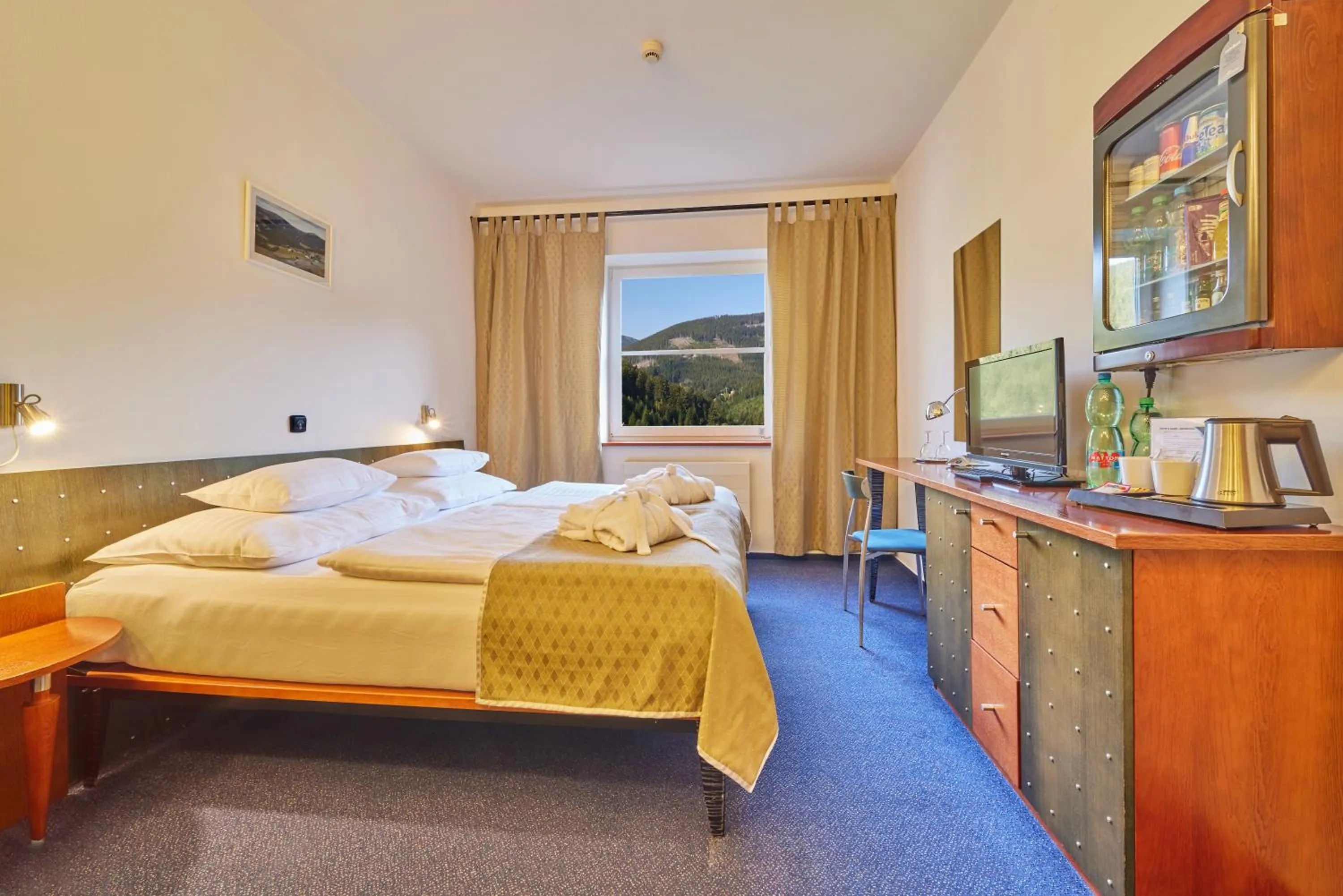 Bedroom, Bed in Hotel Horizont