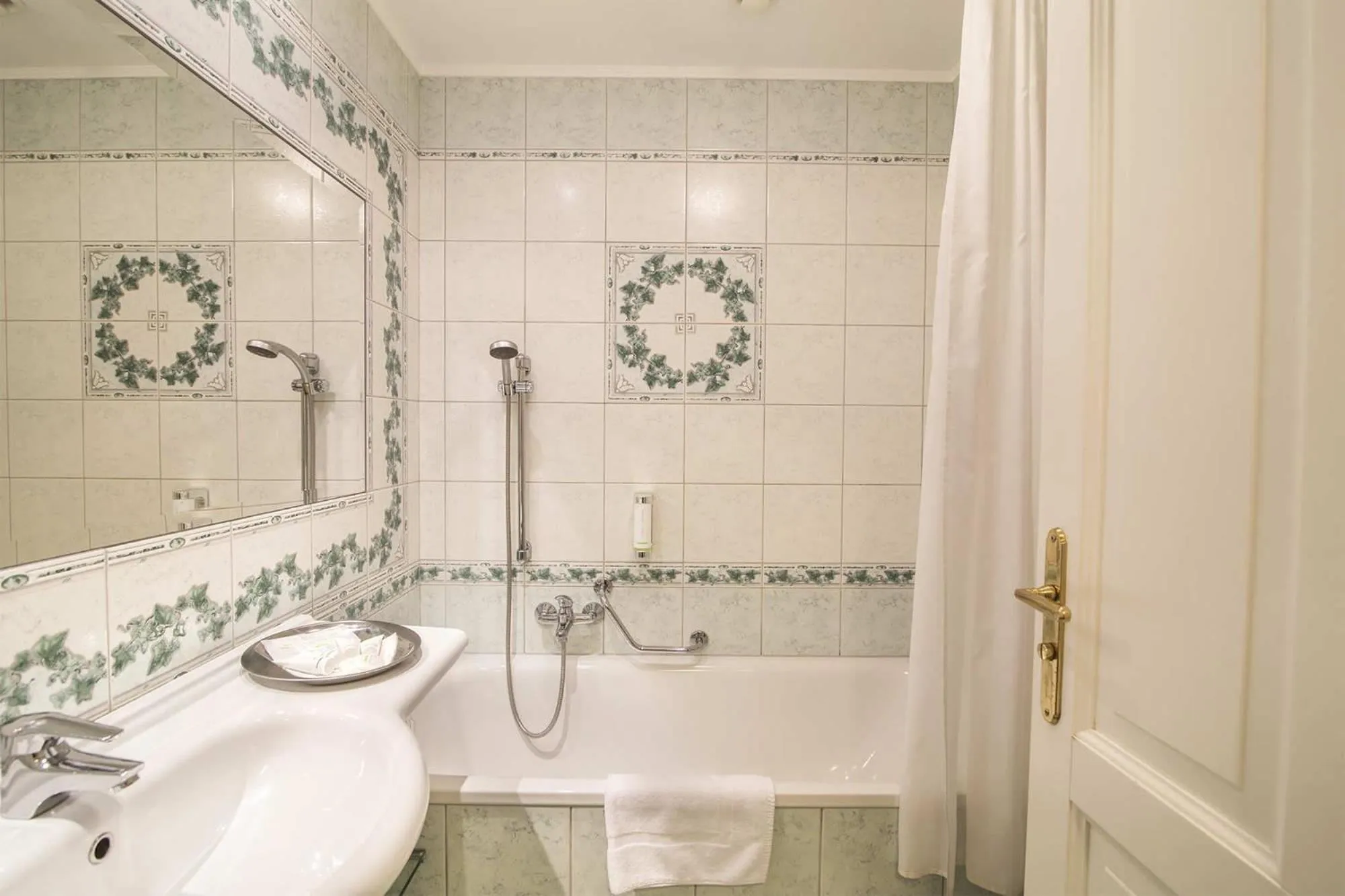 Shower in Karlsbad Grande Madonna