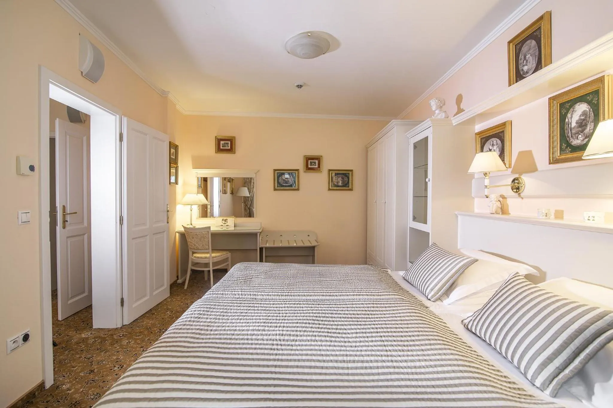 Bed in Karlsbad Grande Madonna