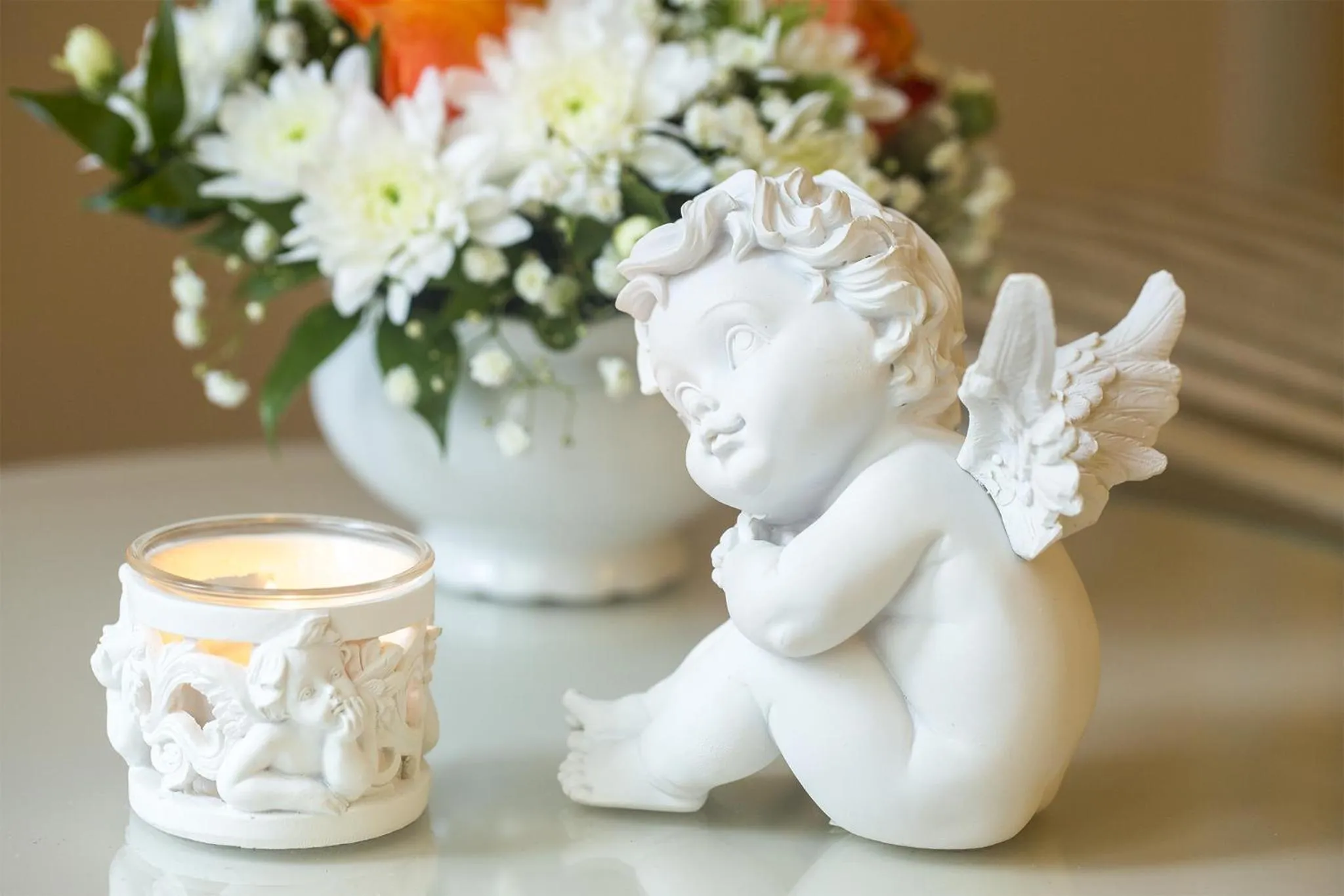 Decorative detail in Karlsbad Grande Madonna