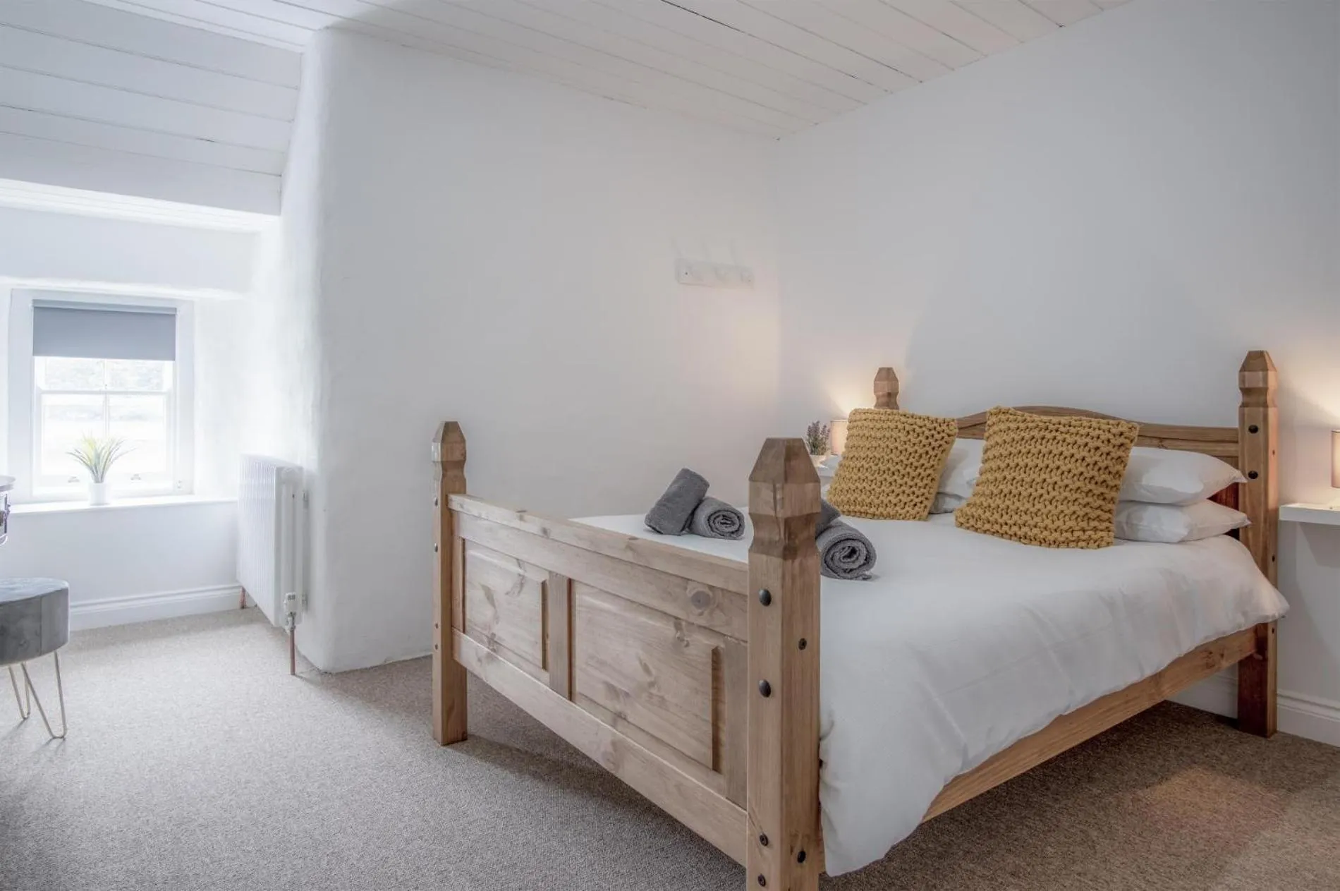 Floor plan, Bed in Brook Cottage - 2 Bedroom Cottage - Dale