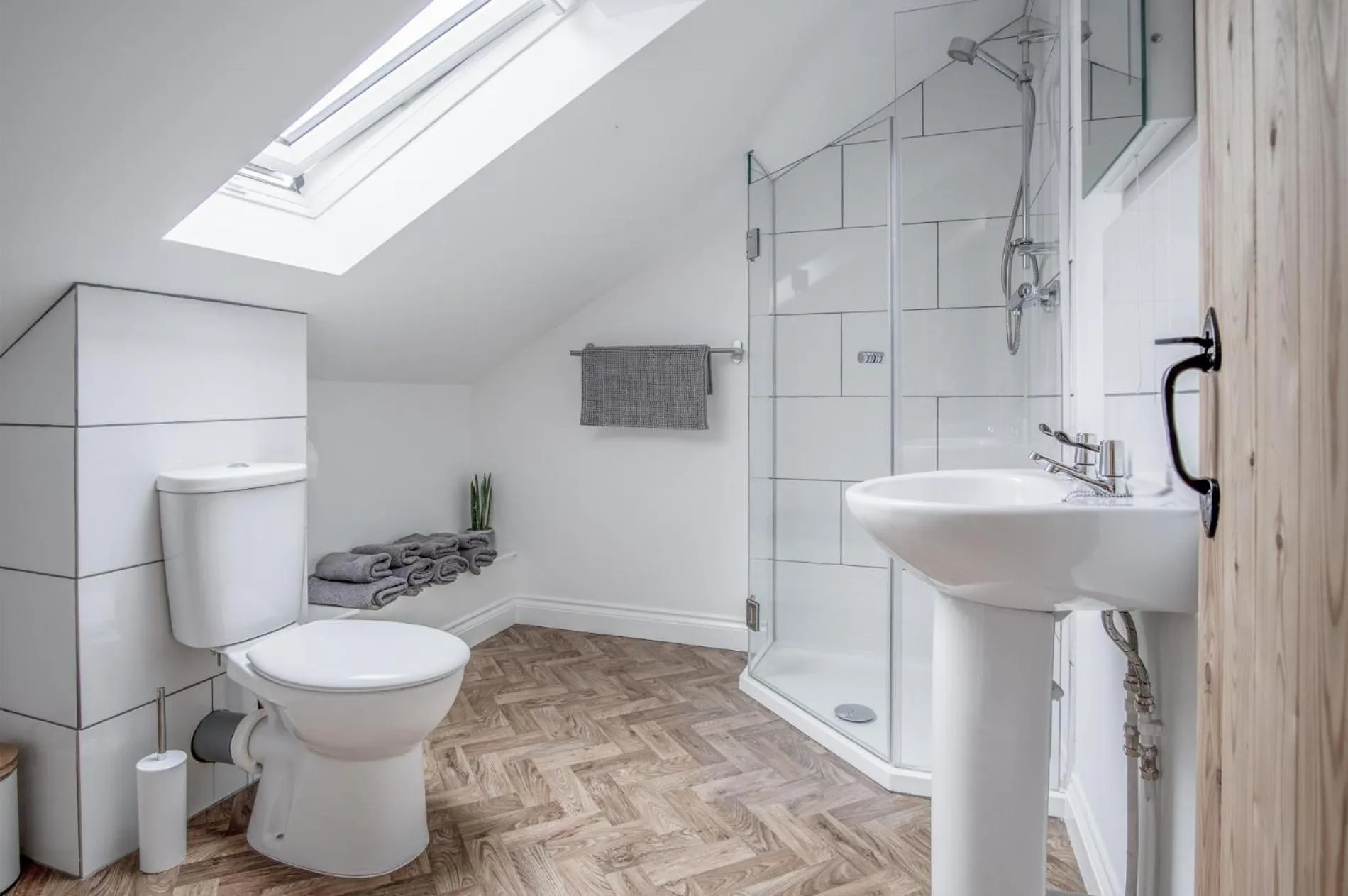 Floor plan in Brook Cottage - 2 Bedroom Cottage - Dale