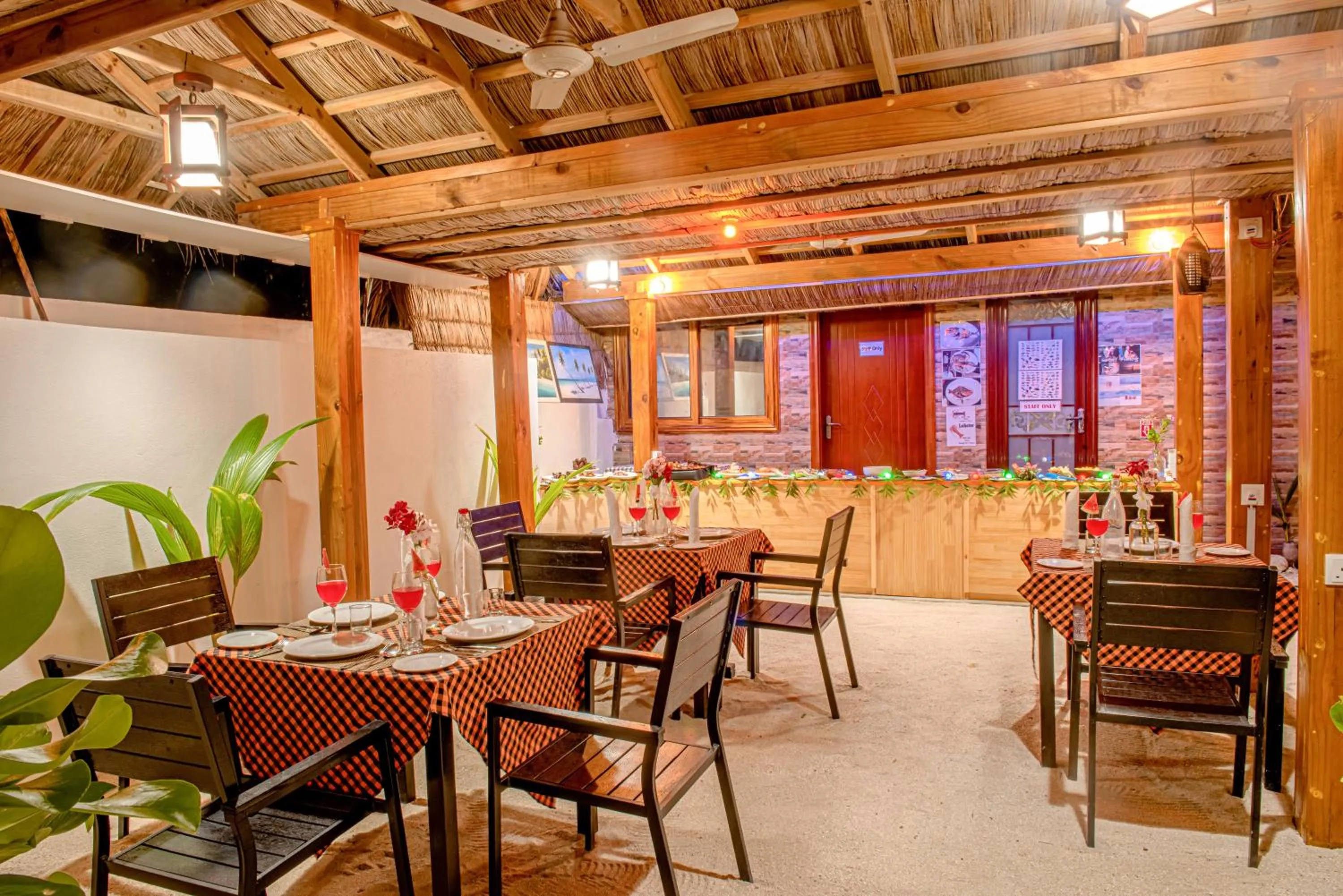 Restaurant/places to eat in Ocean Lilly Inn