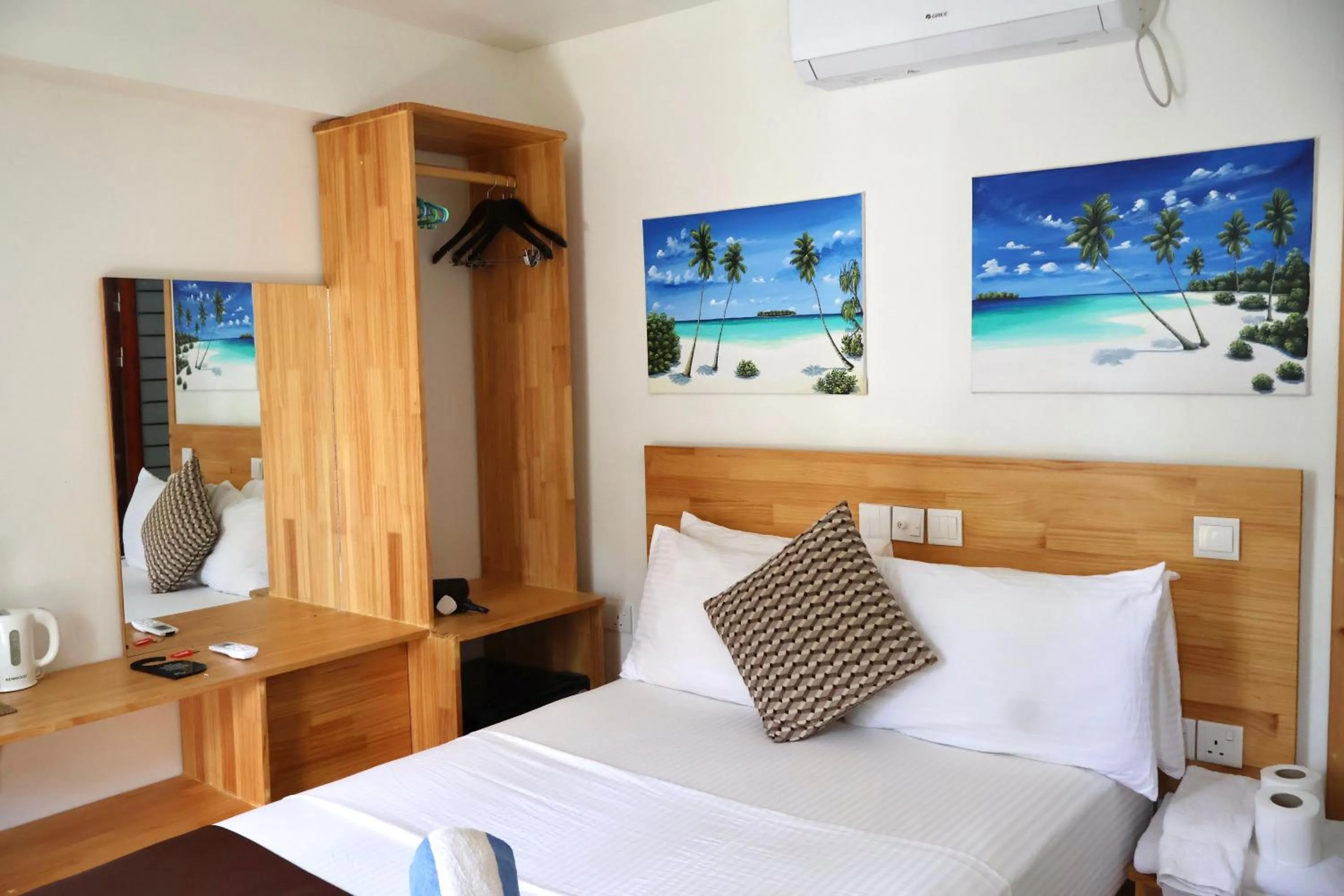 Bed in Ocean Lilly Inn