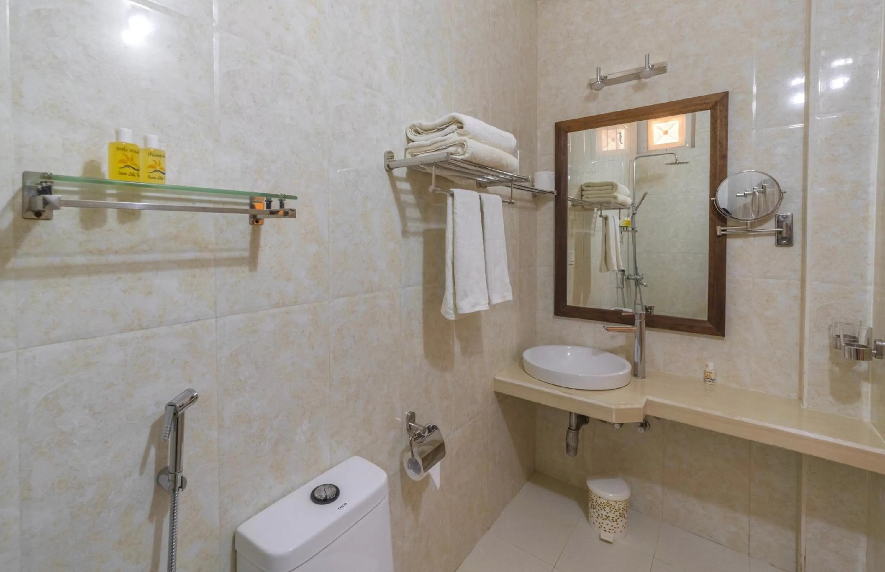 Shower in Ocean Lilly Inn