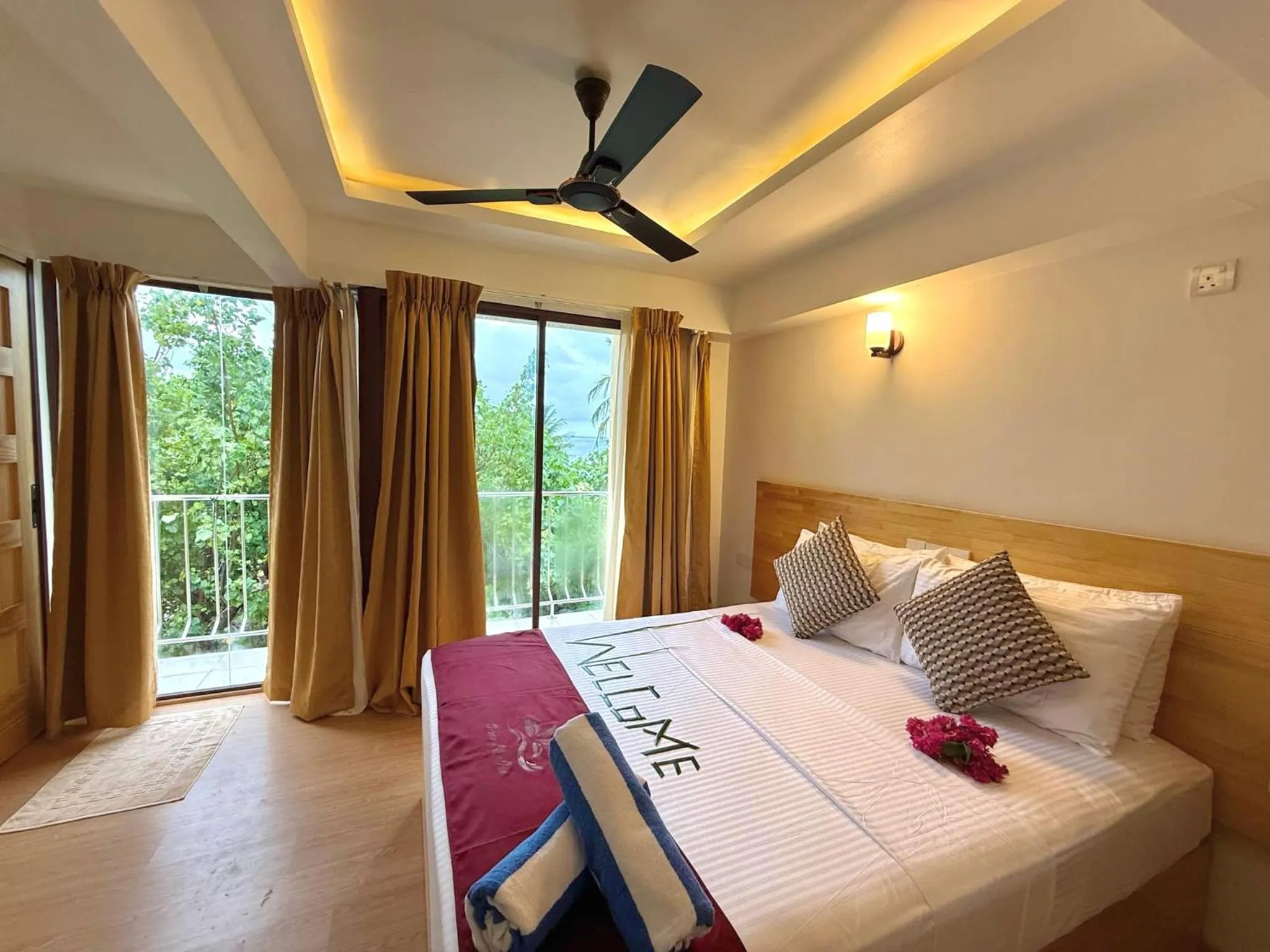 Bedroom, Bed in Ocean Lilly Inn