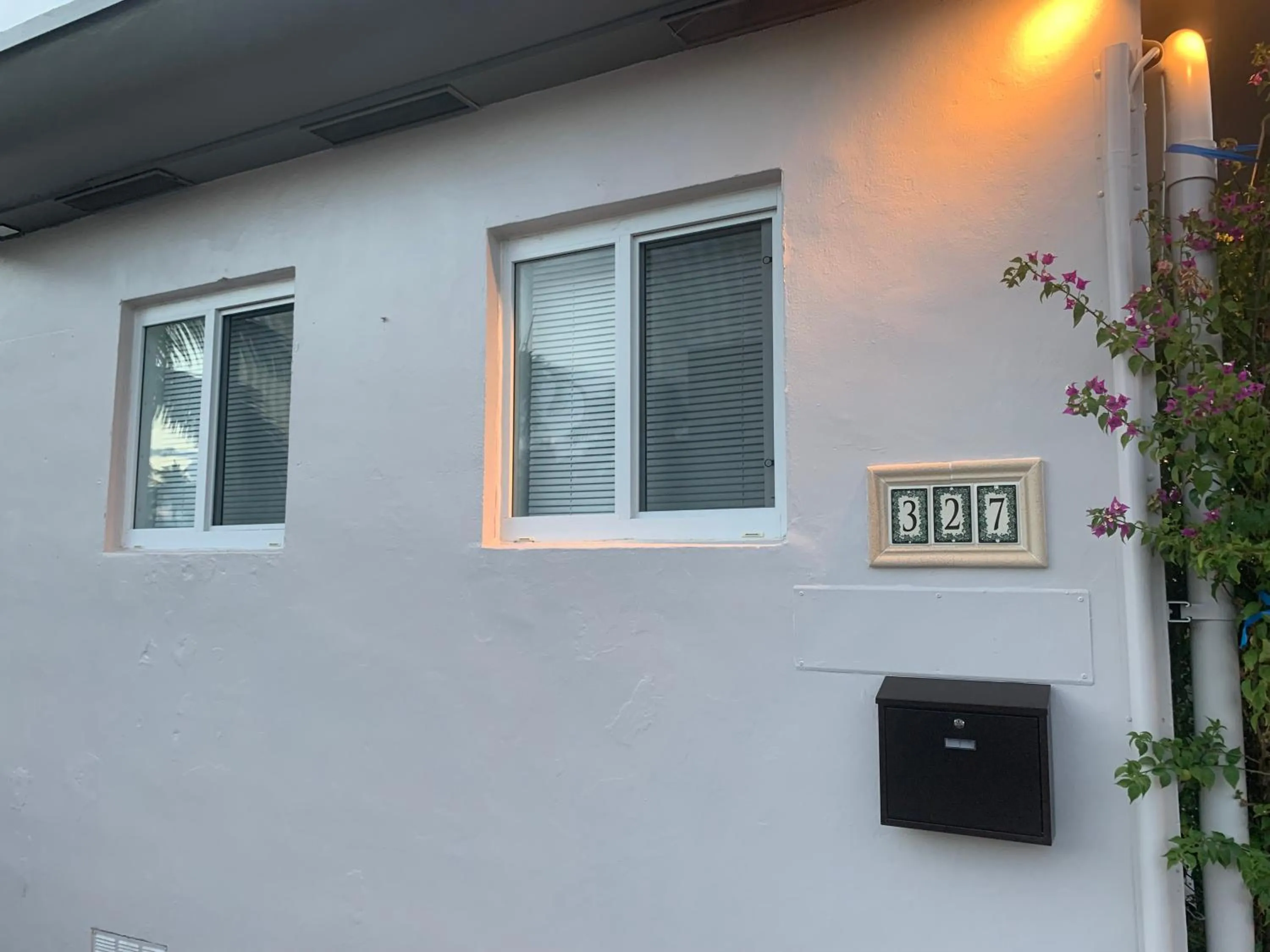 Facade/entrance in Tiana Beach Inn