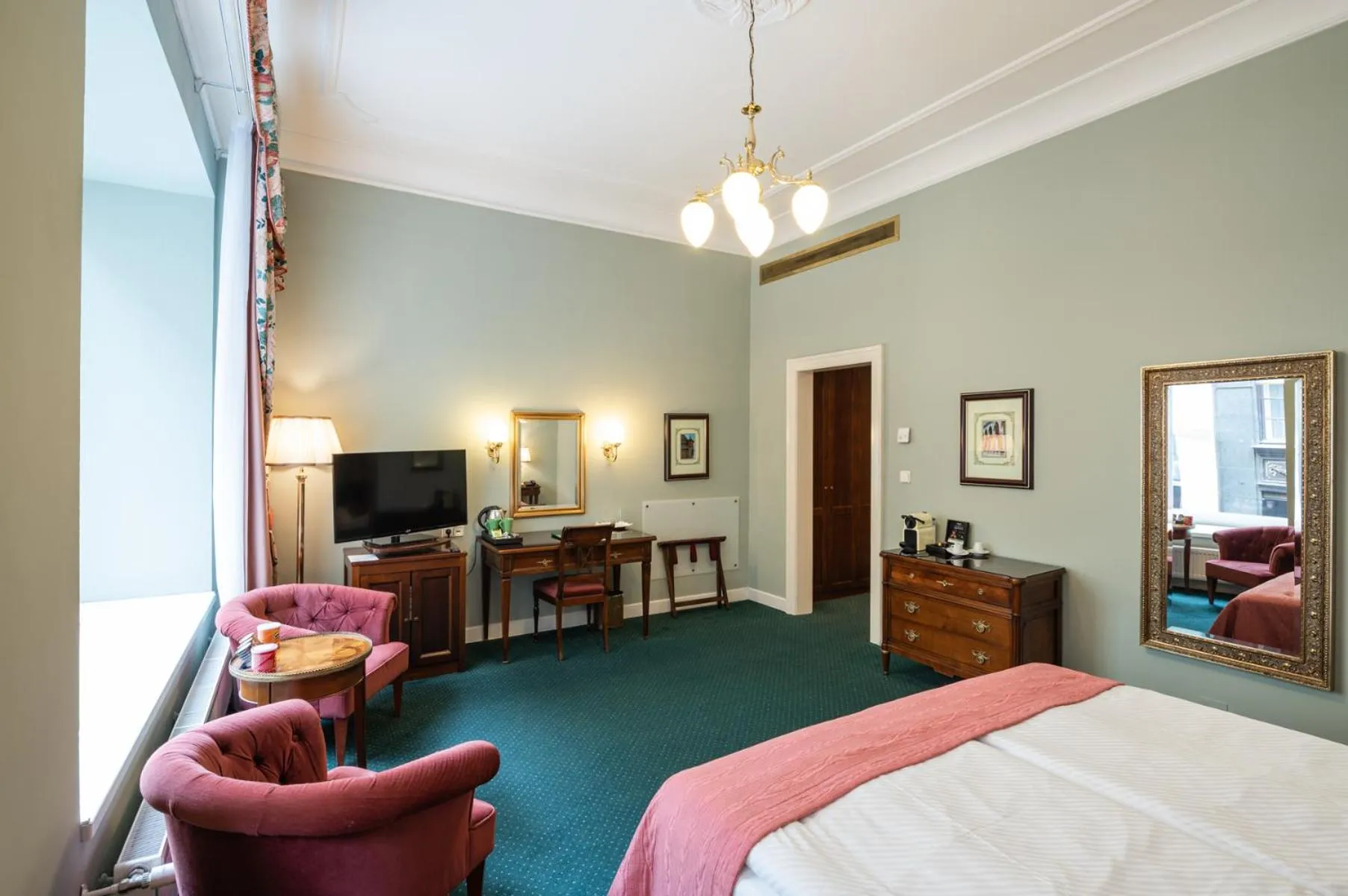 Bedroom, Bed in Hotel Liberty