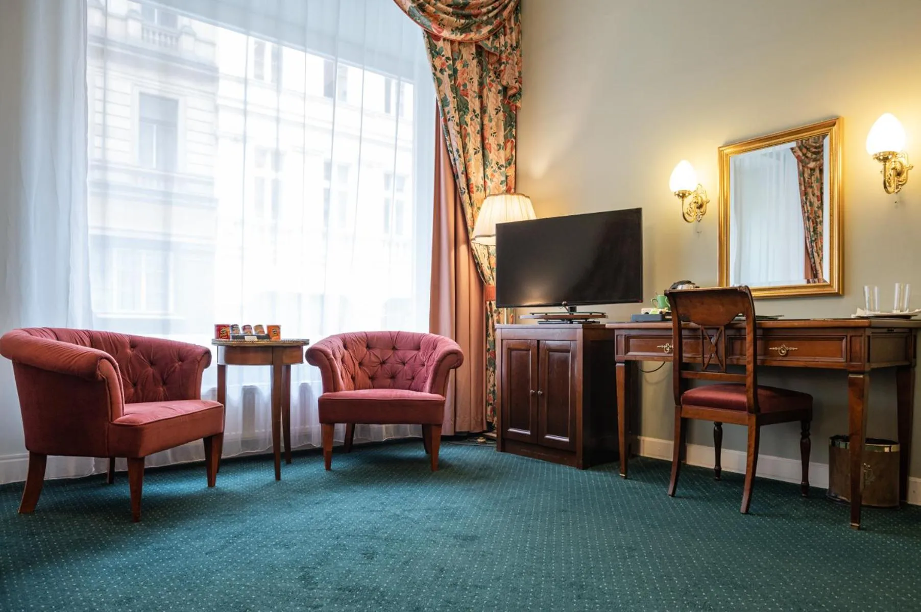 Seating area in Hotel Liberty