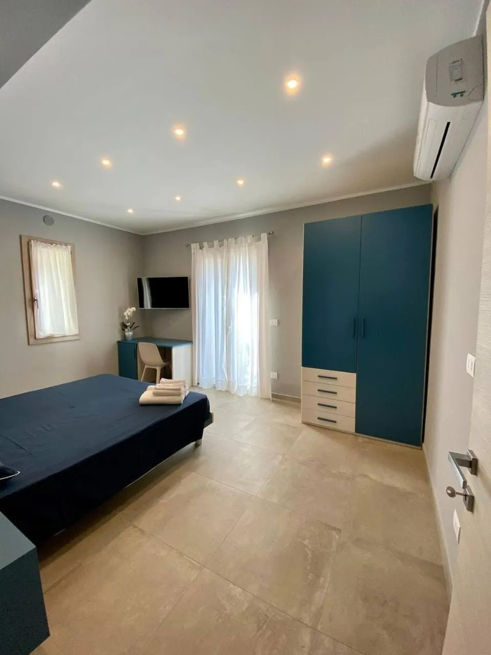 Photo of the whole room, Bed in Floridida Rooms & Breakfast