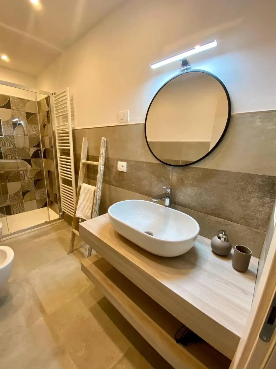 Bathroom in Floridida Rooms & Breakfast