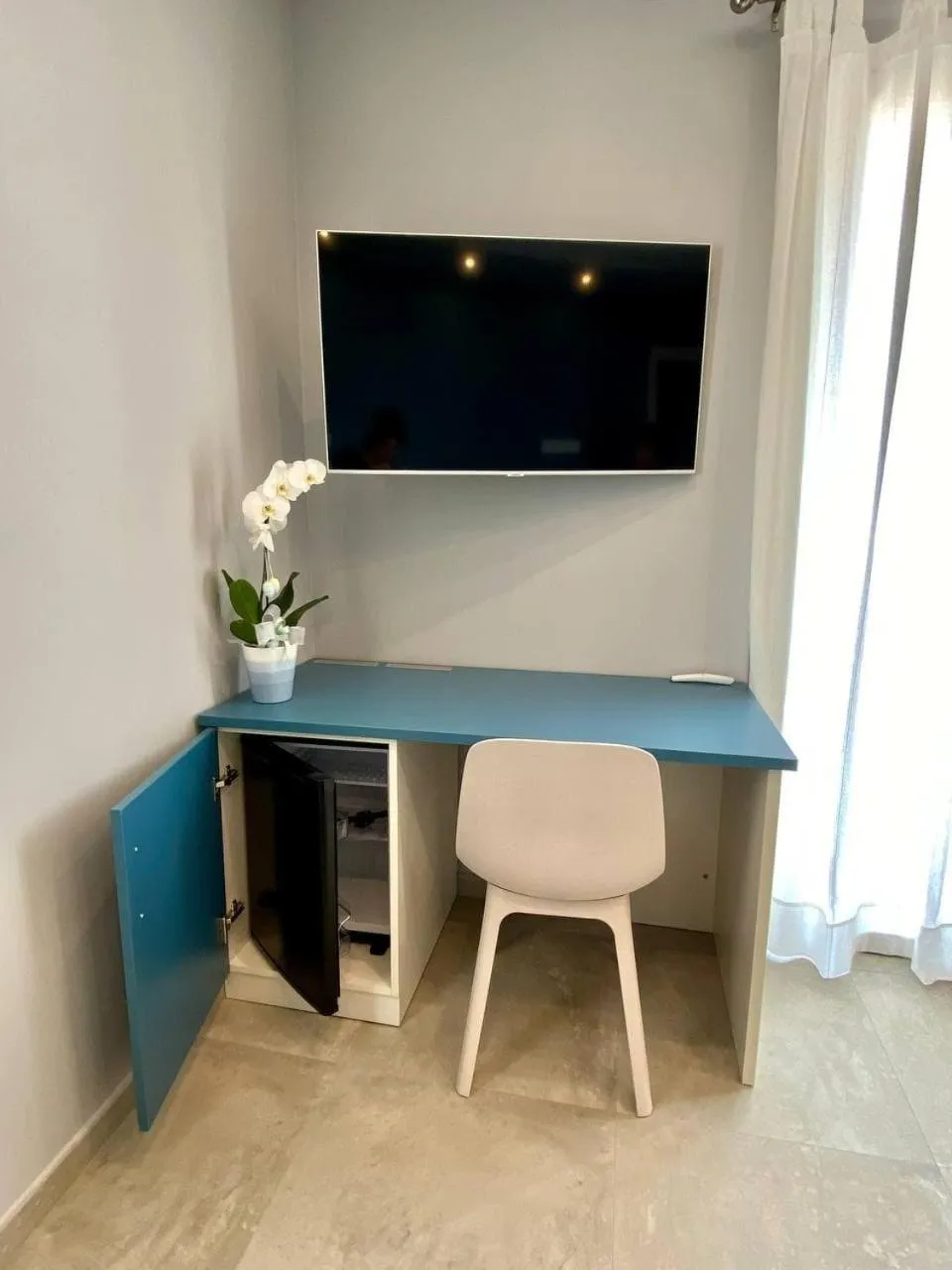 TV and multimedia in Floridida Rooms & Breakfast