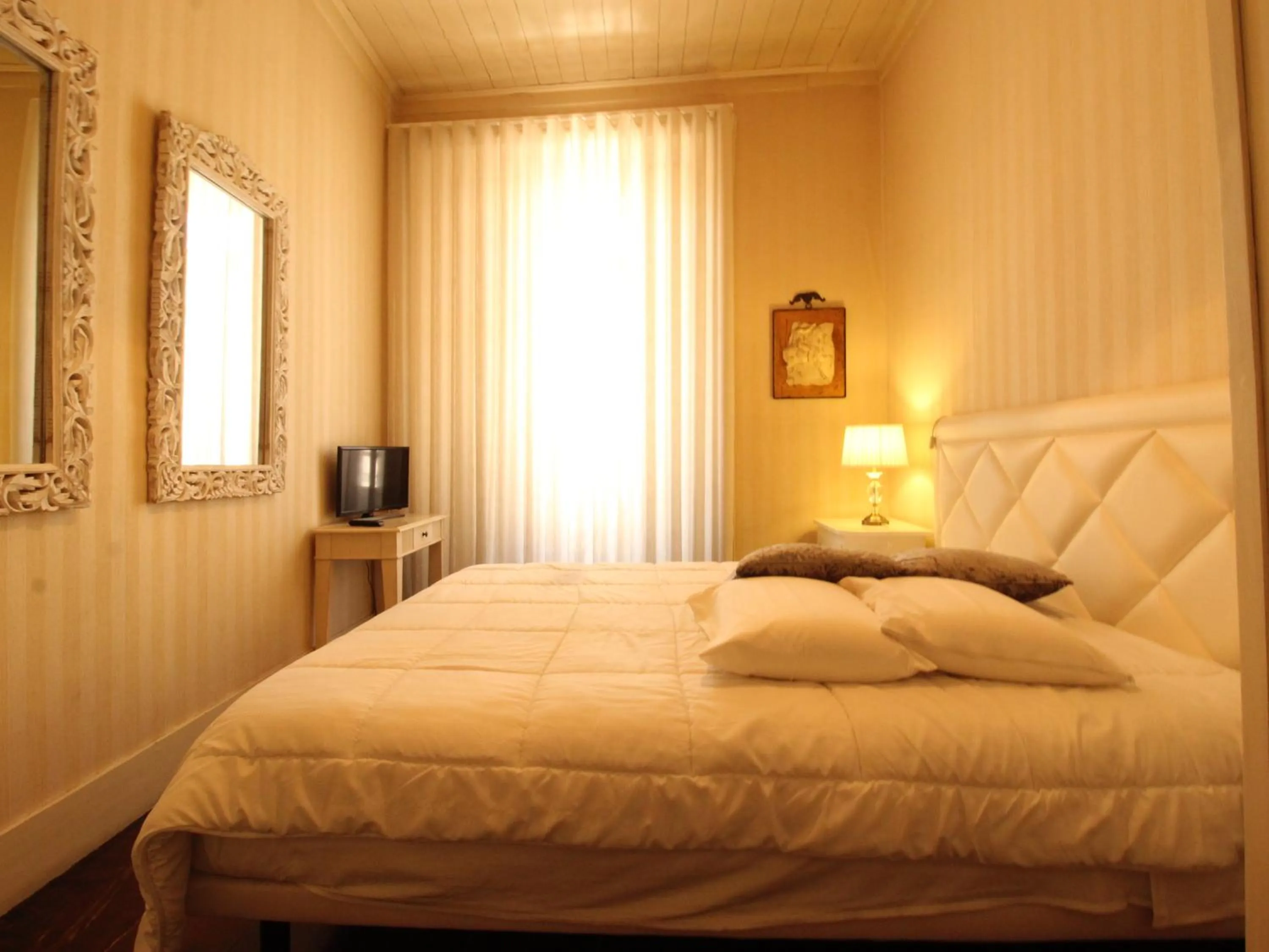 Bed in CTR Guest House