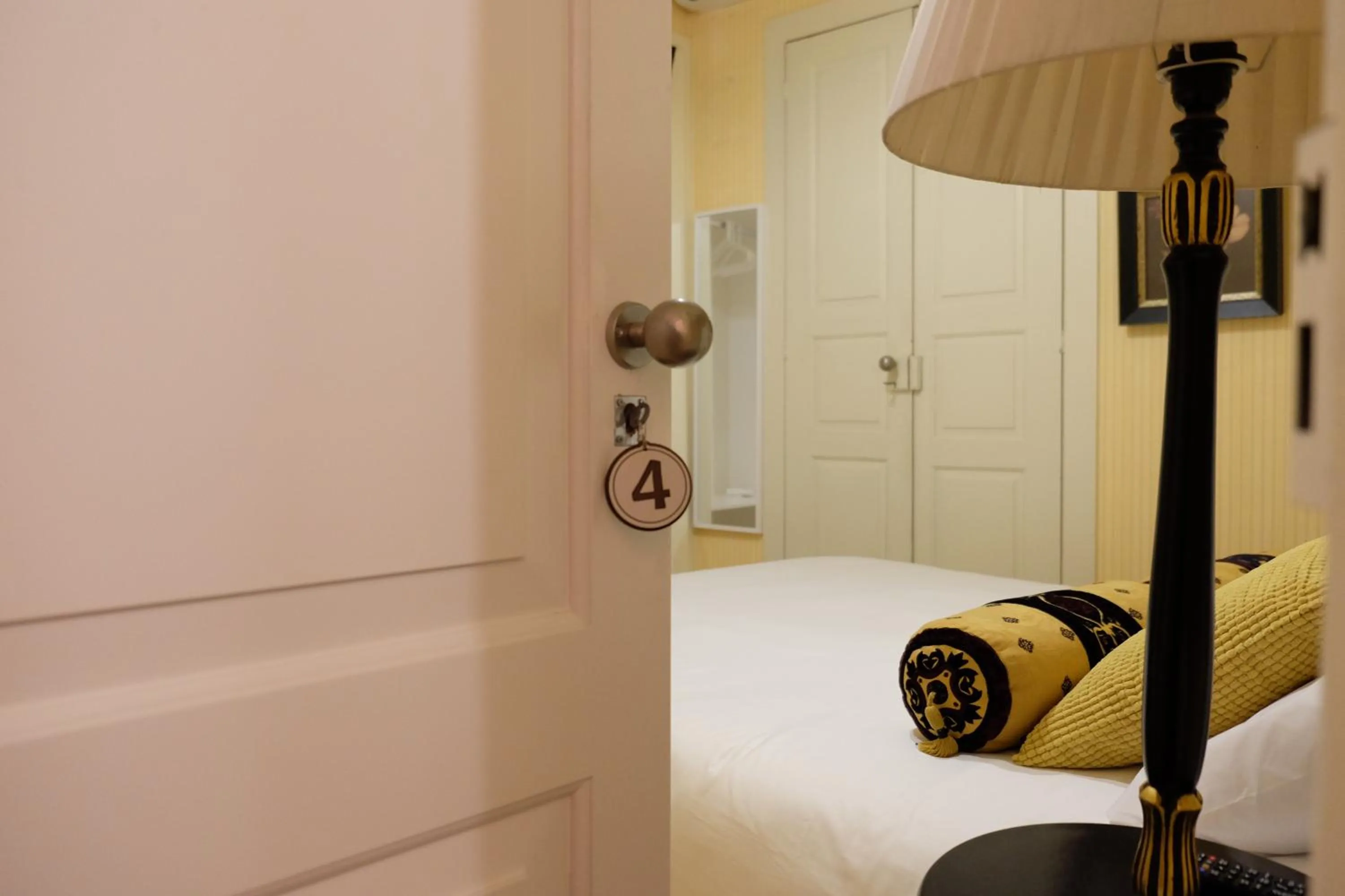 Bed in CTR Guest House