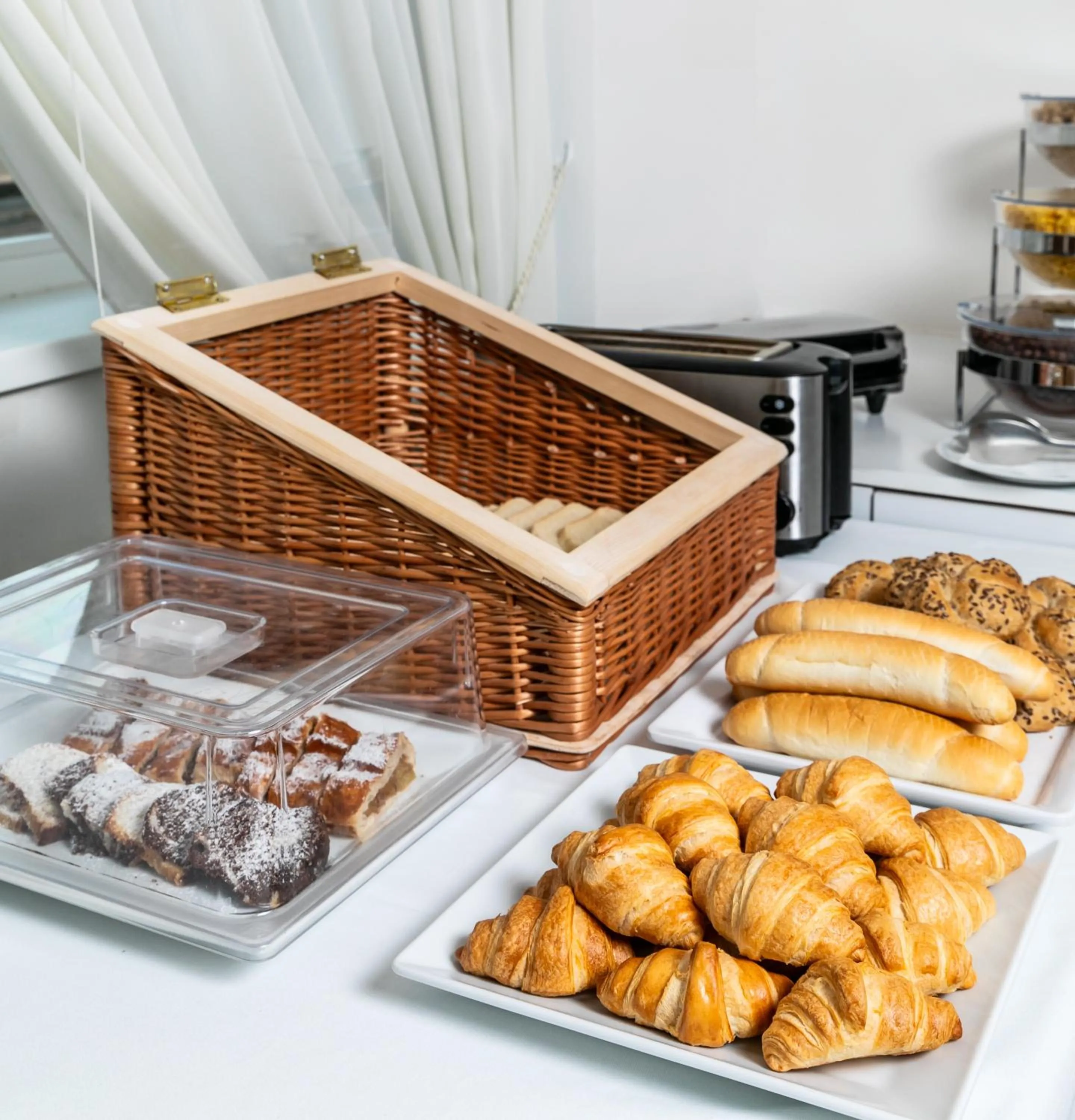 Breakfast in My Hotel Apollon