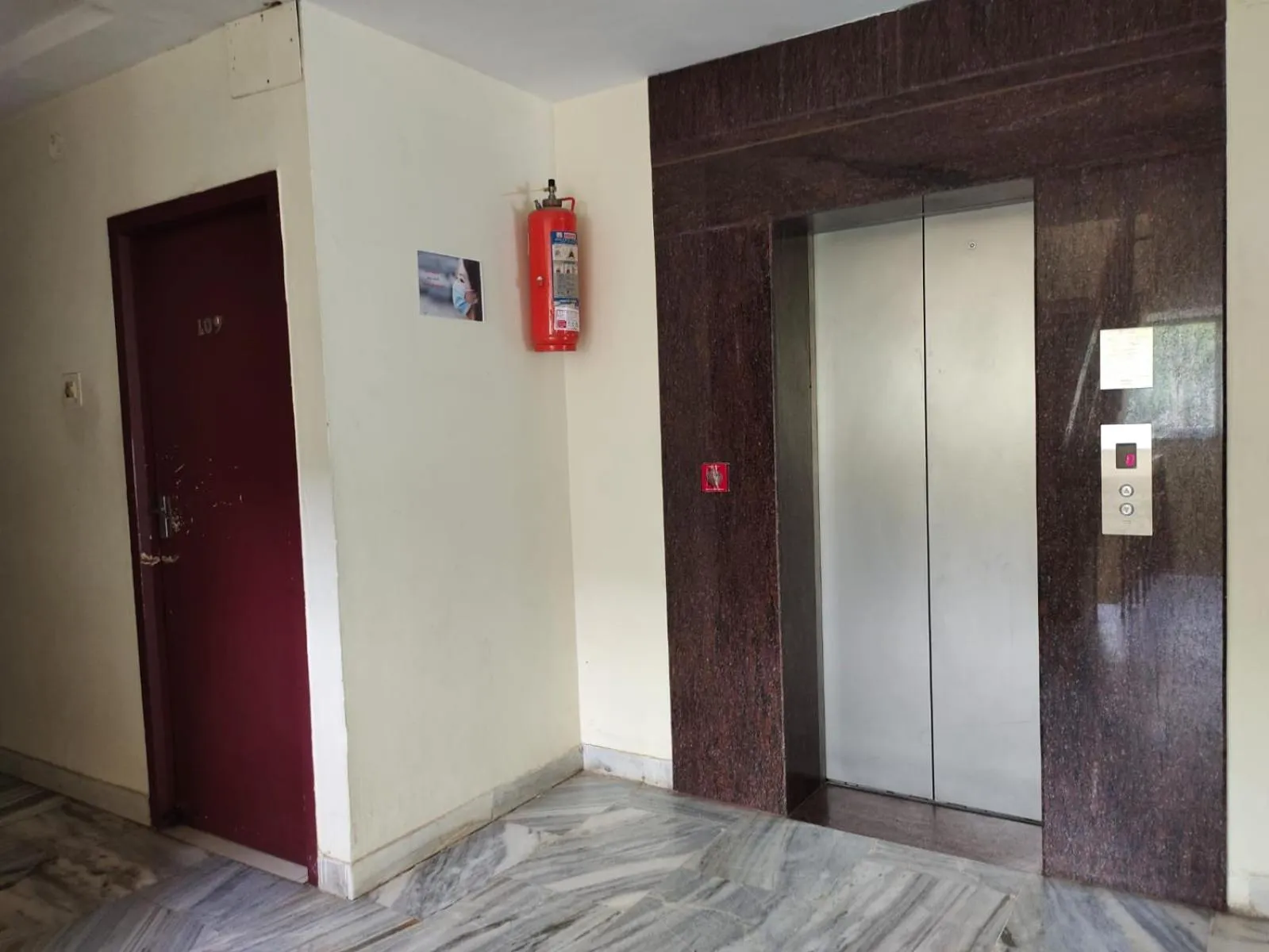 elevator in Hotel Geetha International