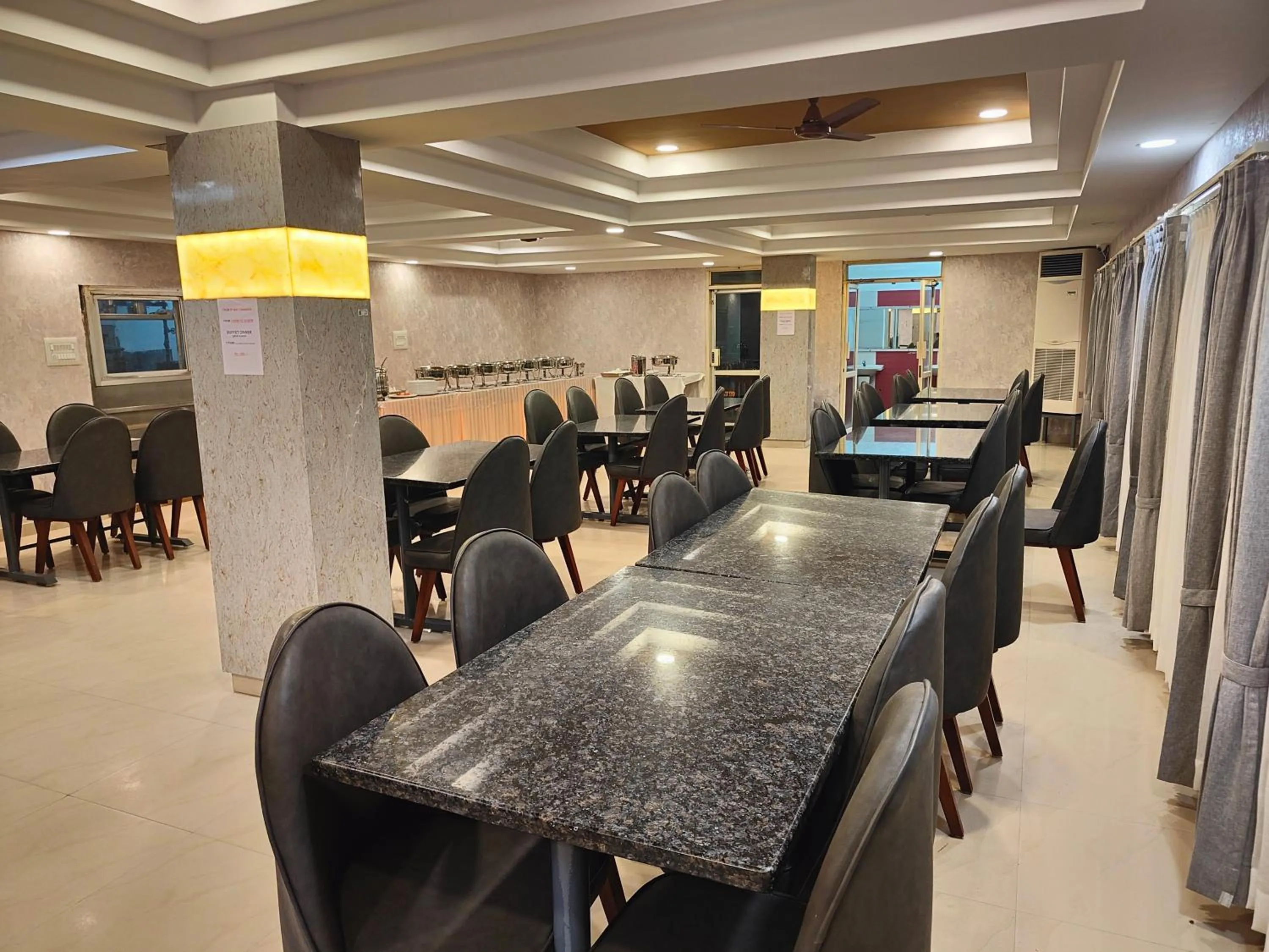 Restaurant/places to eat in Hotel Geetha International