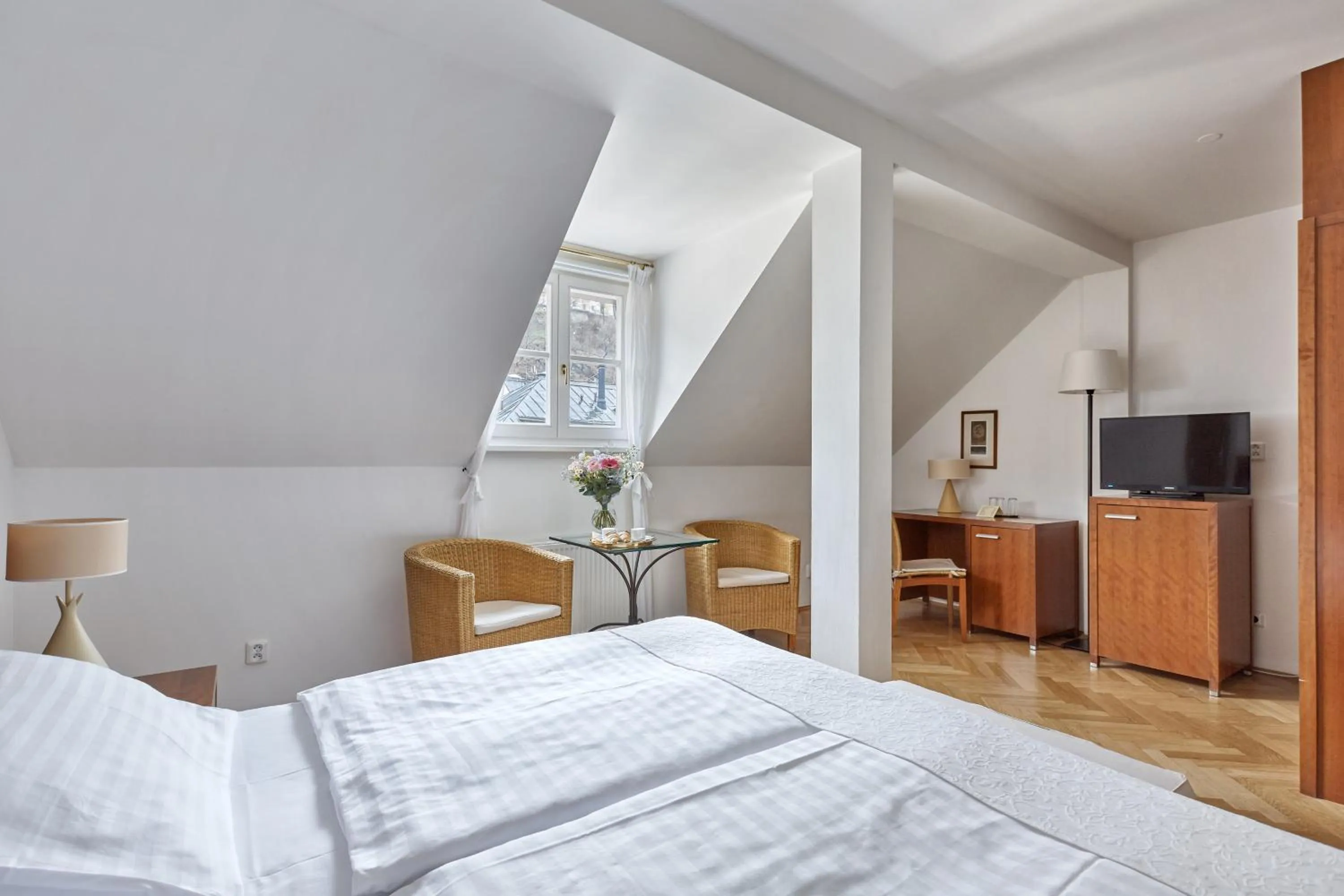 Bedroom, Bed in Hotel Palatin