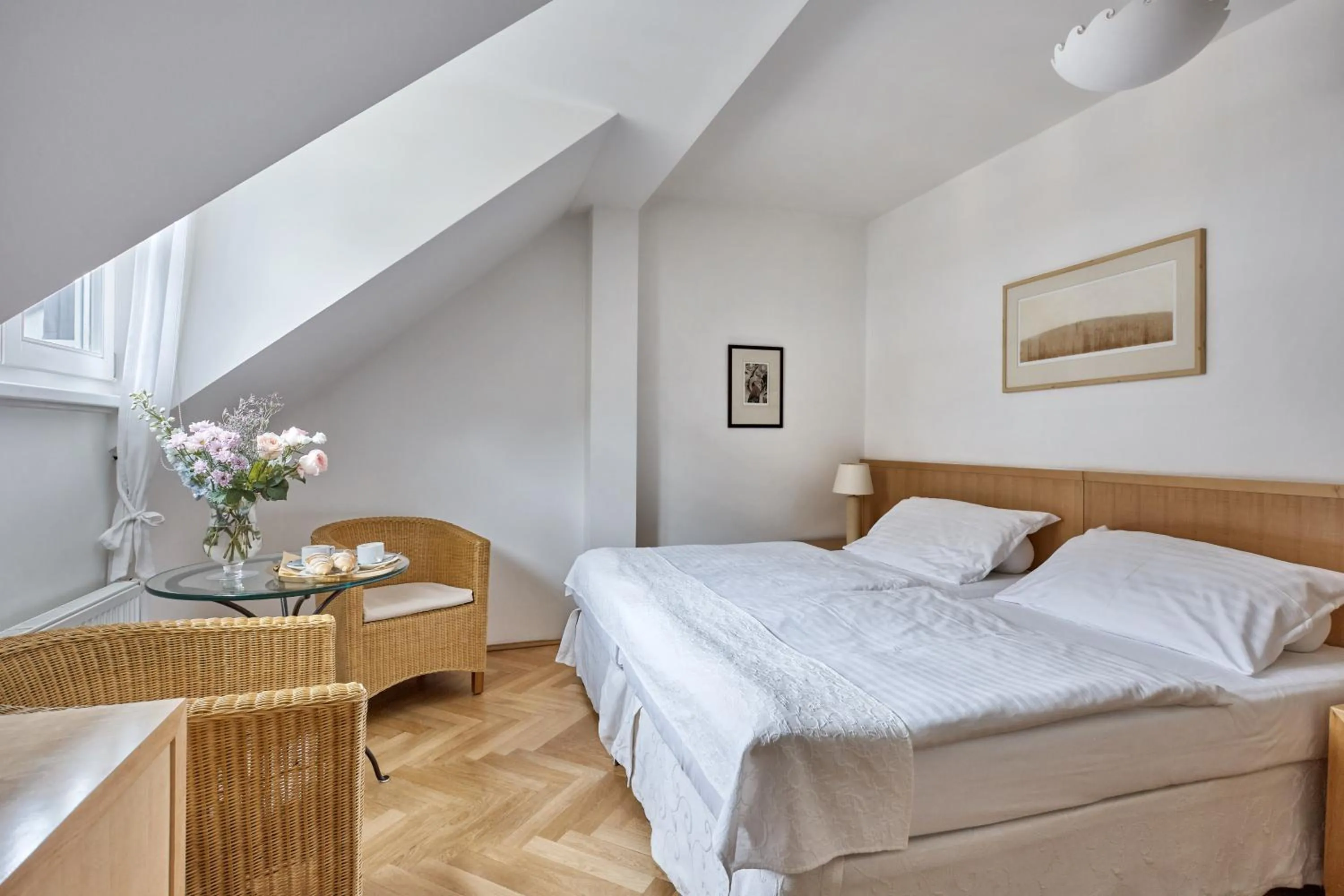 Bedroom, Bed in Hotel Palatin