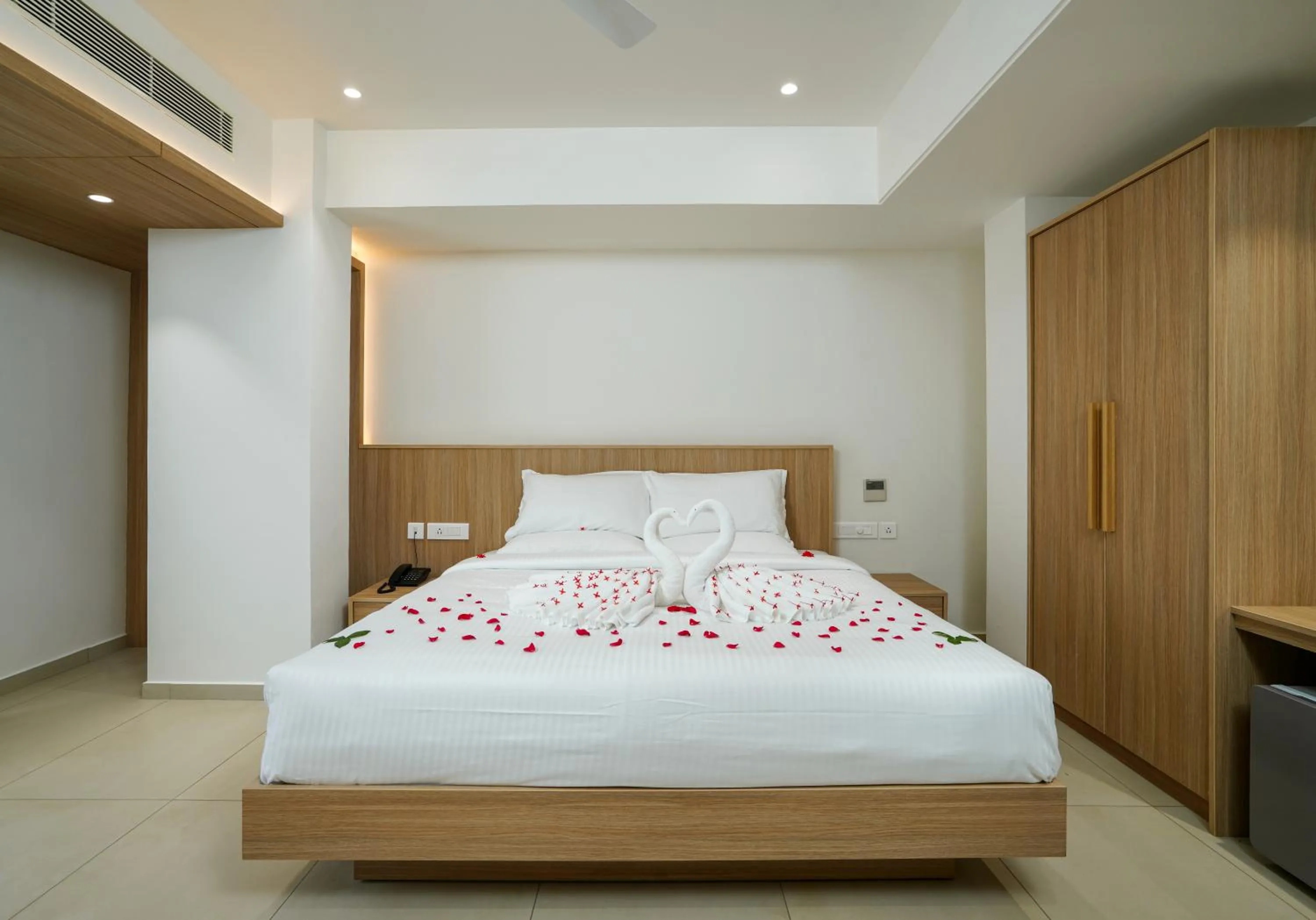 Bedroom, Bed in The Trios Hotel